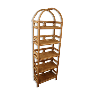 Rattan-footed landscaper