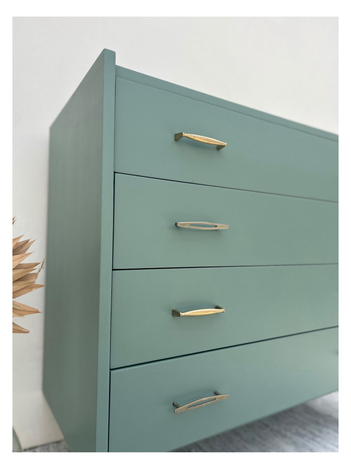 Vintage chest of drawers