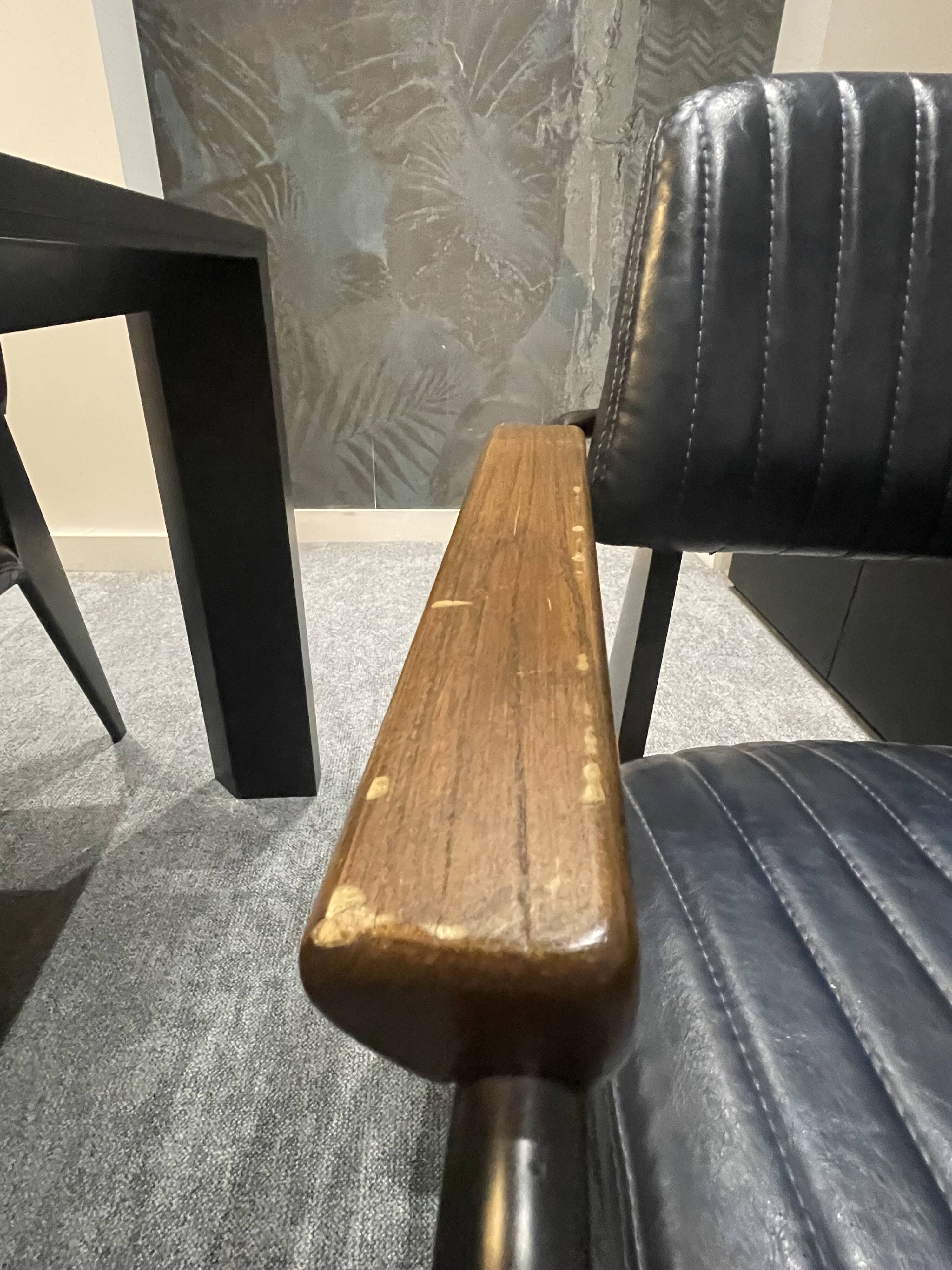 Table de réunion Oto avec 8 chaises