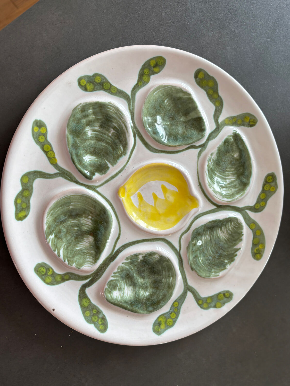 Oyster service signed Belon