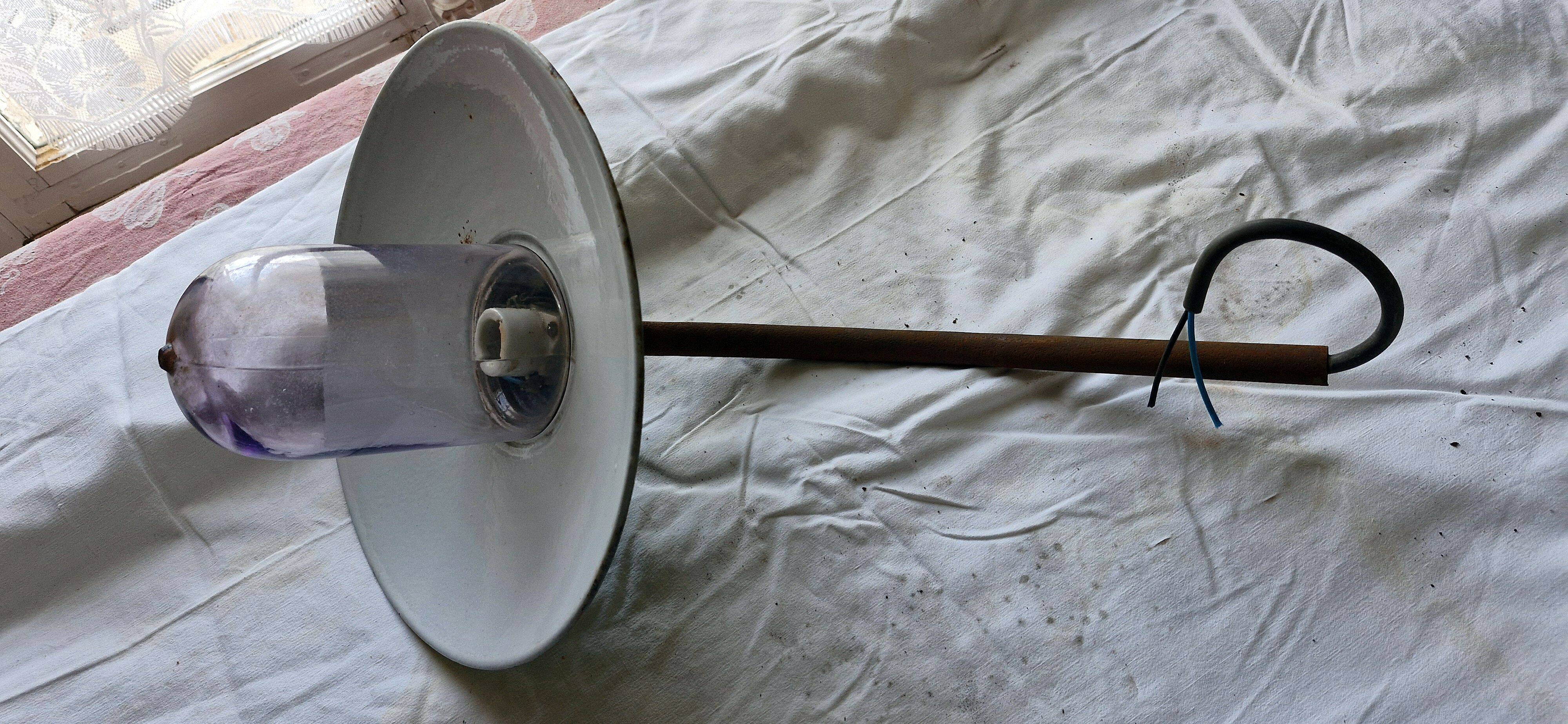 Vintage outdoor swan neck lamp from the 1920s/1930s.