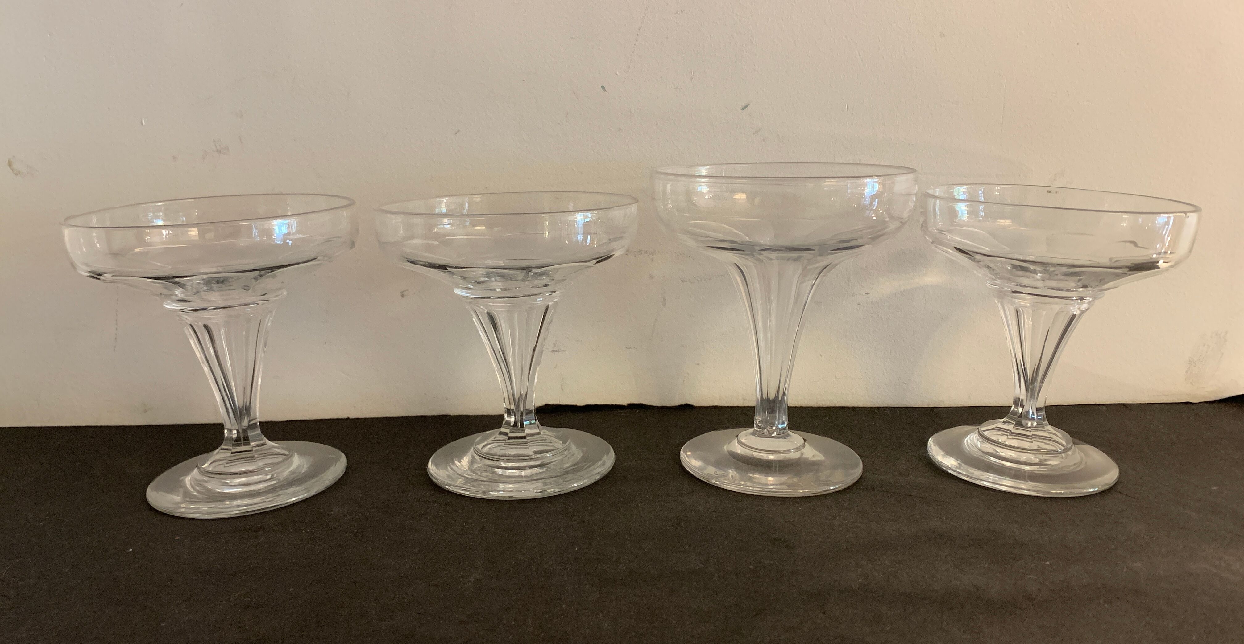 4 coupes champenoises en cristal Baccarat