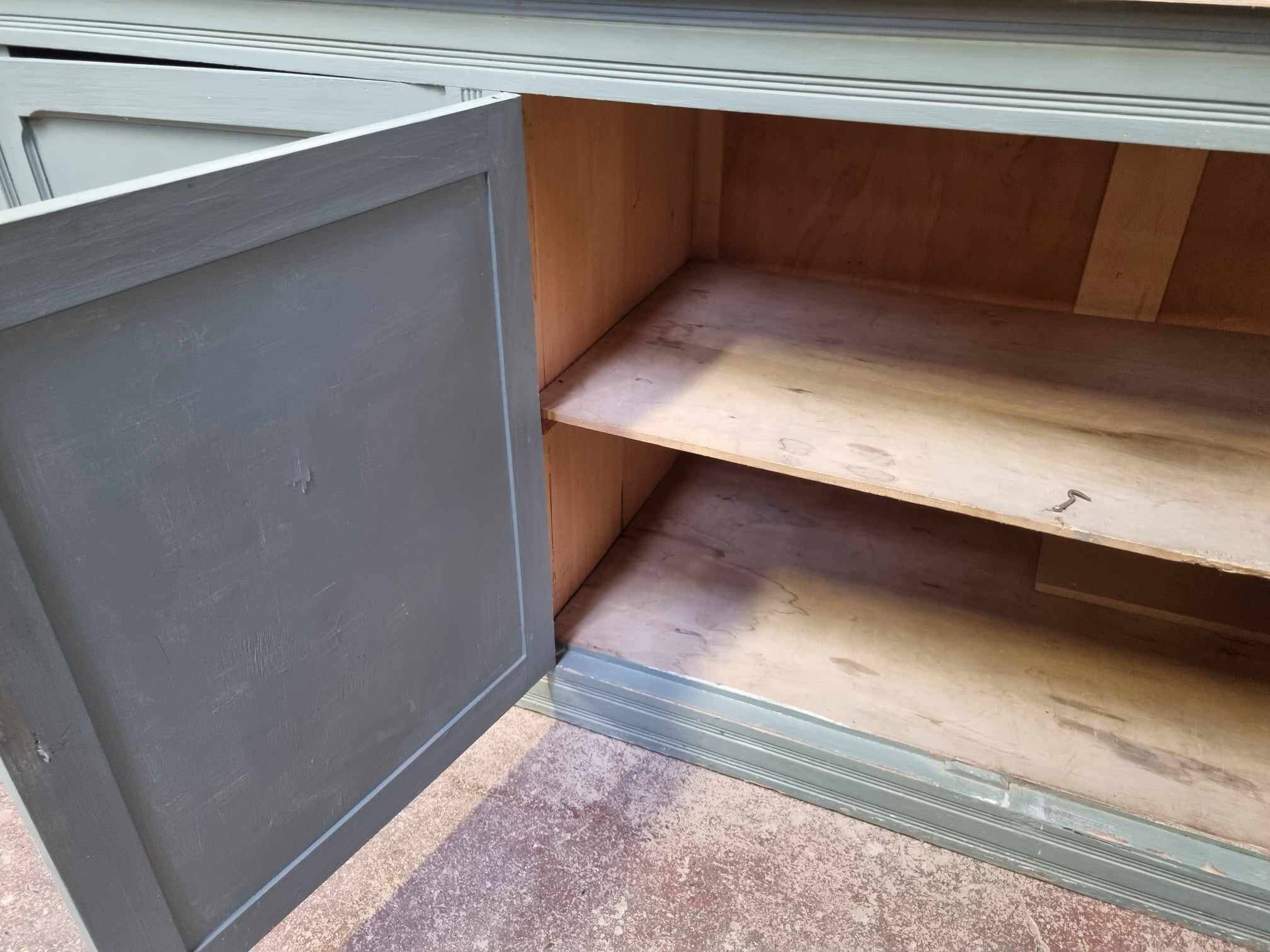 4-door trade furniture