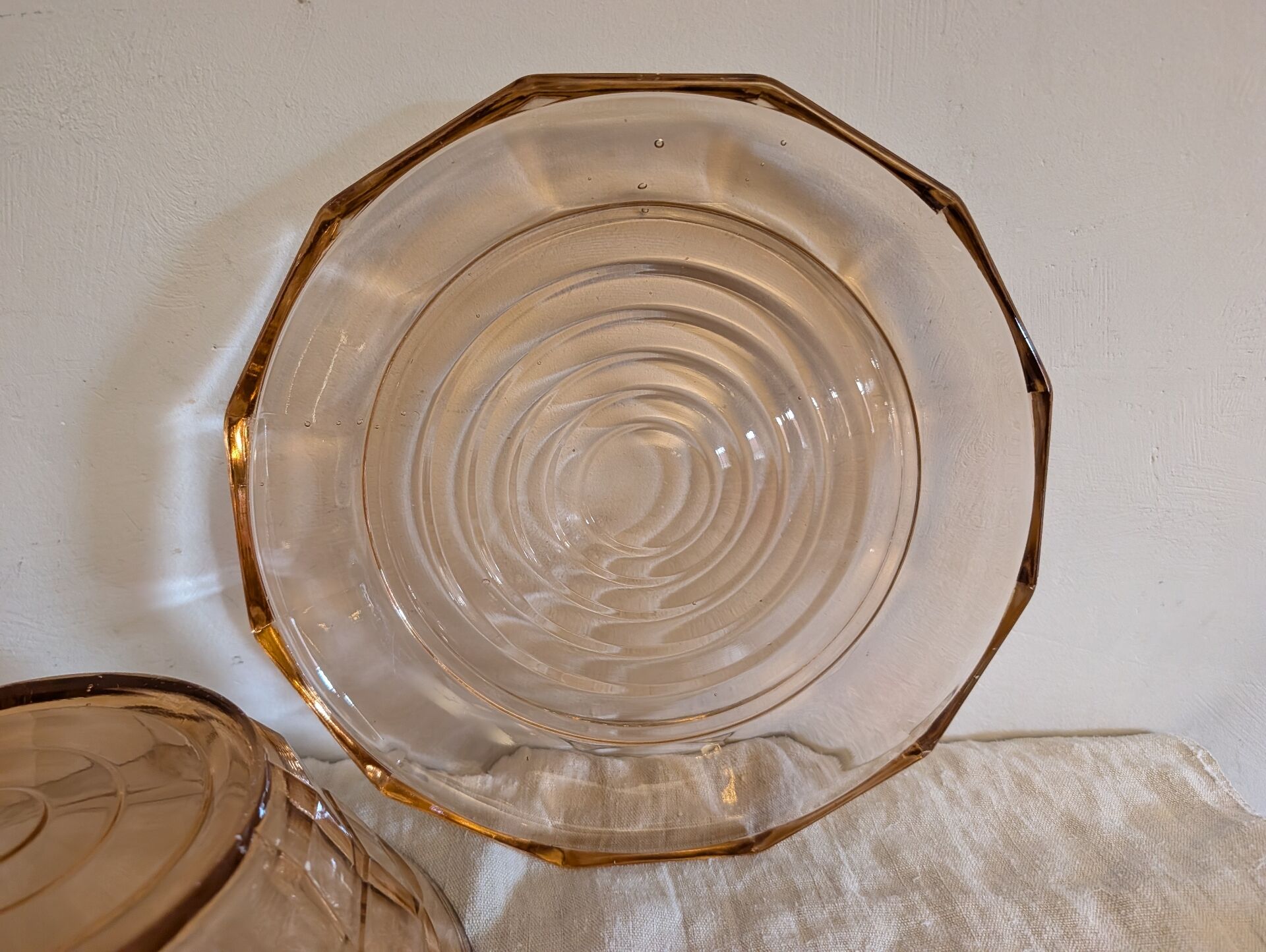 Amber light 1940s–50s – Salad bowl & serving plate