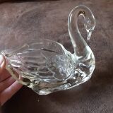 Crystal swan-shaped empty pockets