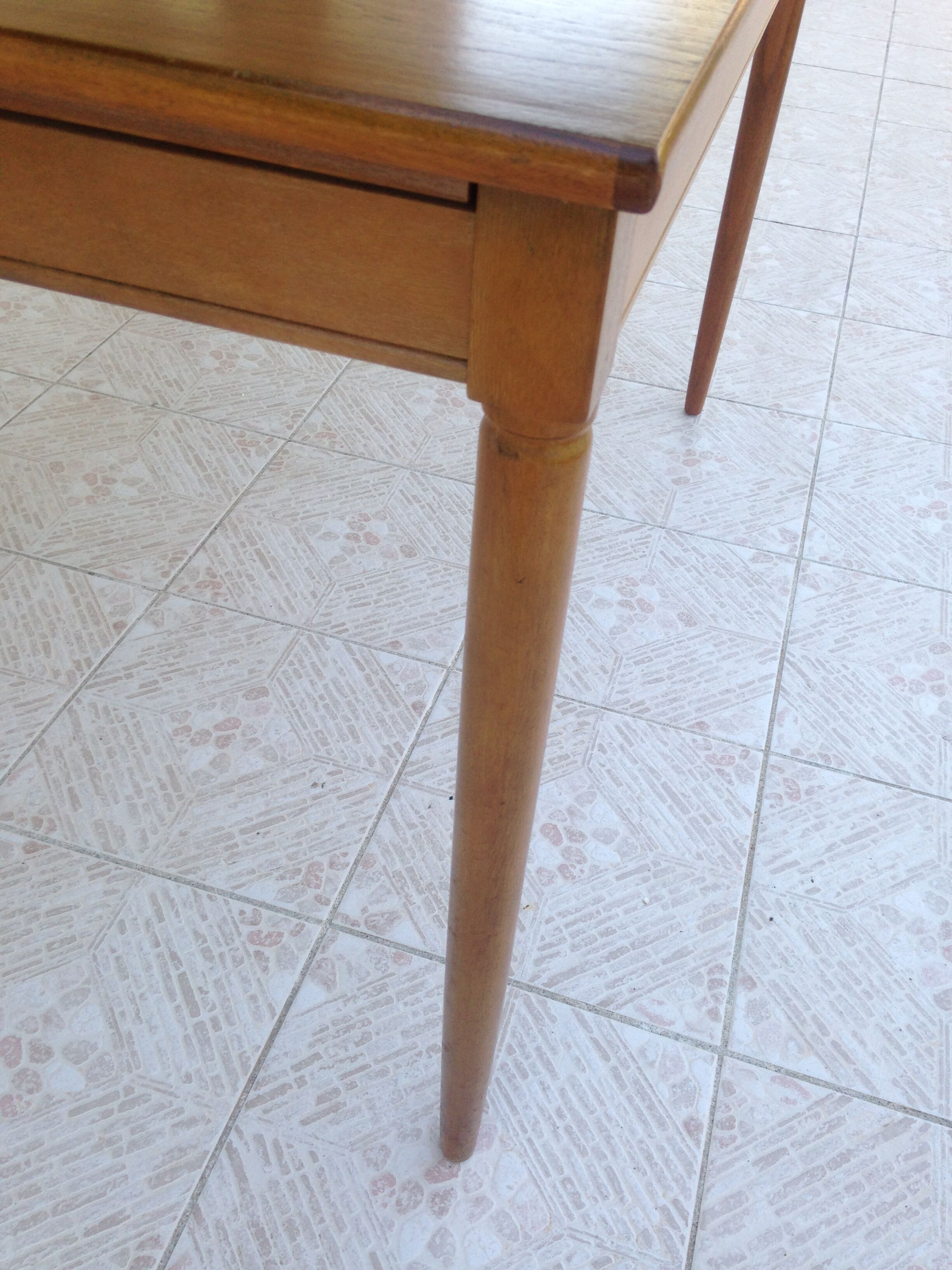 Table extendable scandinavian design teak growing butterfly