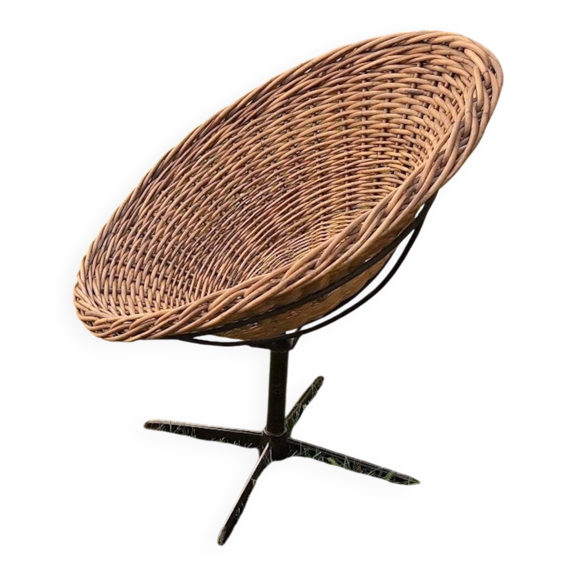 Chaise pod pivotante en rotin et fer, années 1960