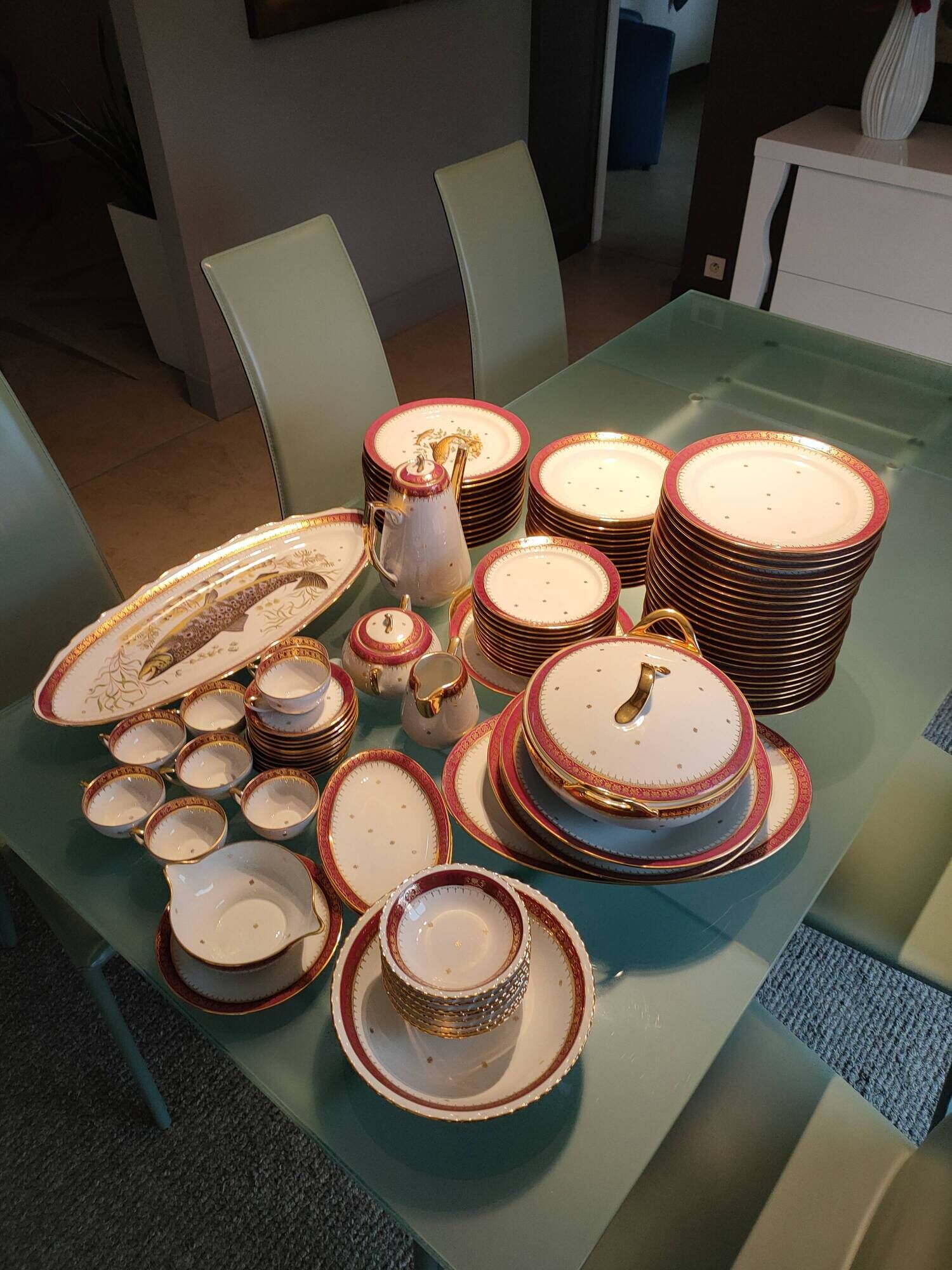 Service complet porcelaine de Limoges, marque Ulim