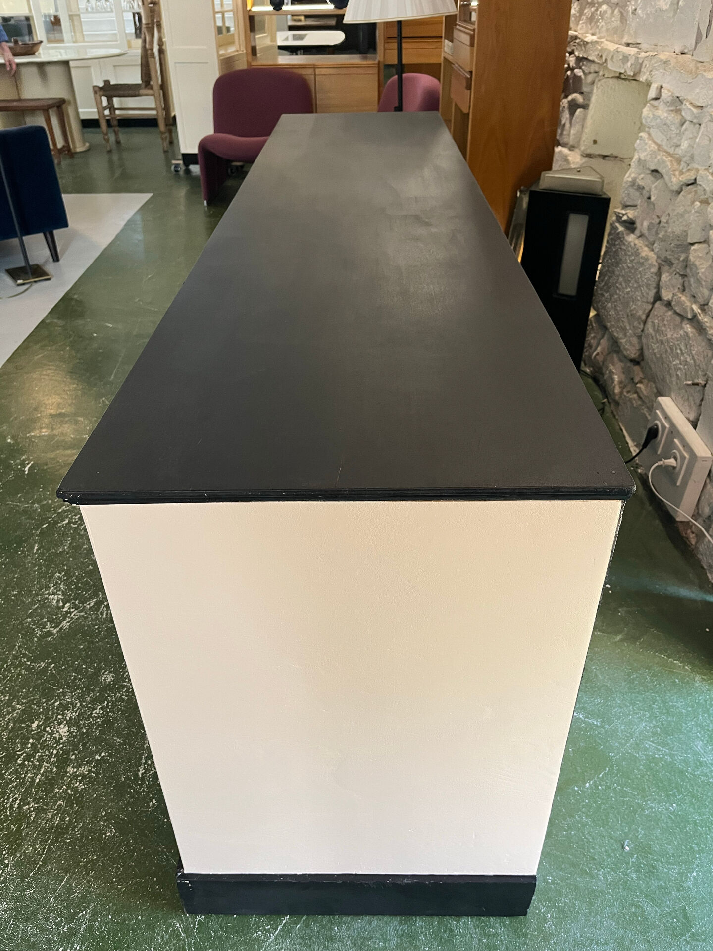 Shop counter