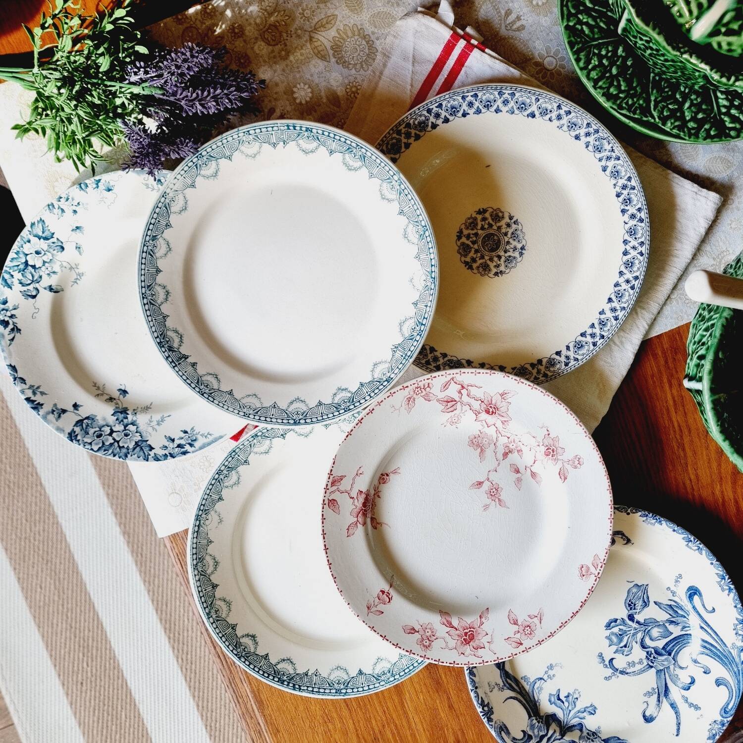 Lot de 6 assiettes plates terre de fer dépareillées