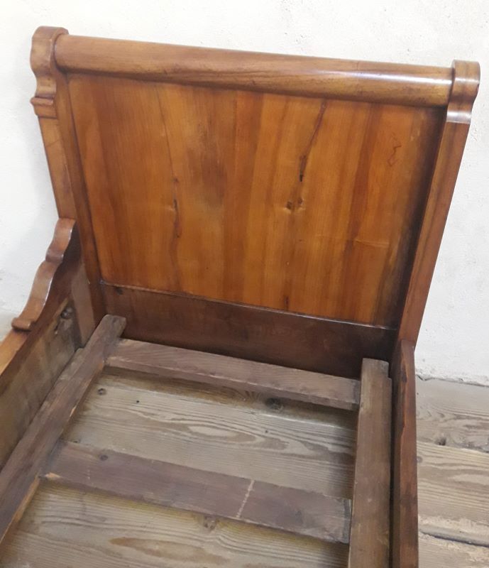 Louis philippe bed in walnut