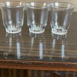 Lot decanter 3 vintage bucket glasses + 2 mismatched glasses