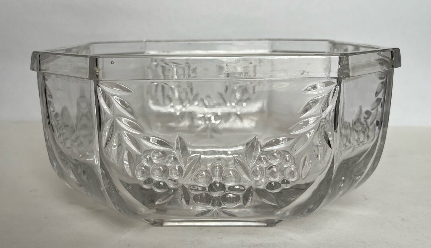 Saladier en cristal moulé