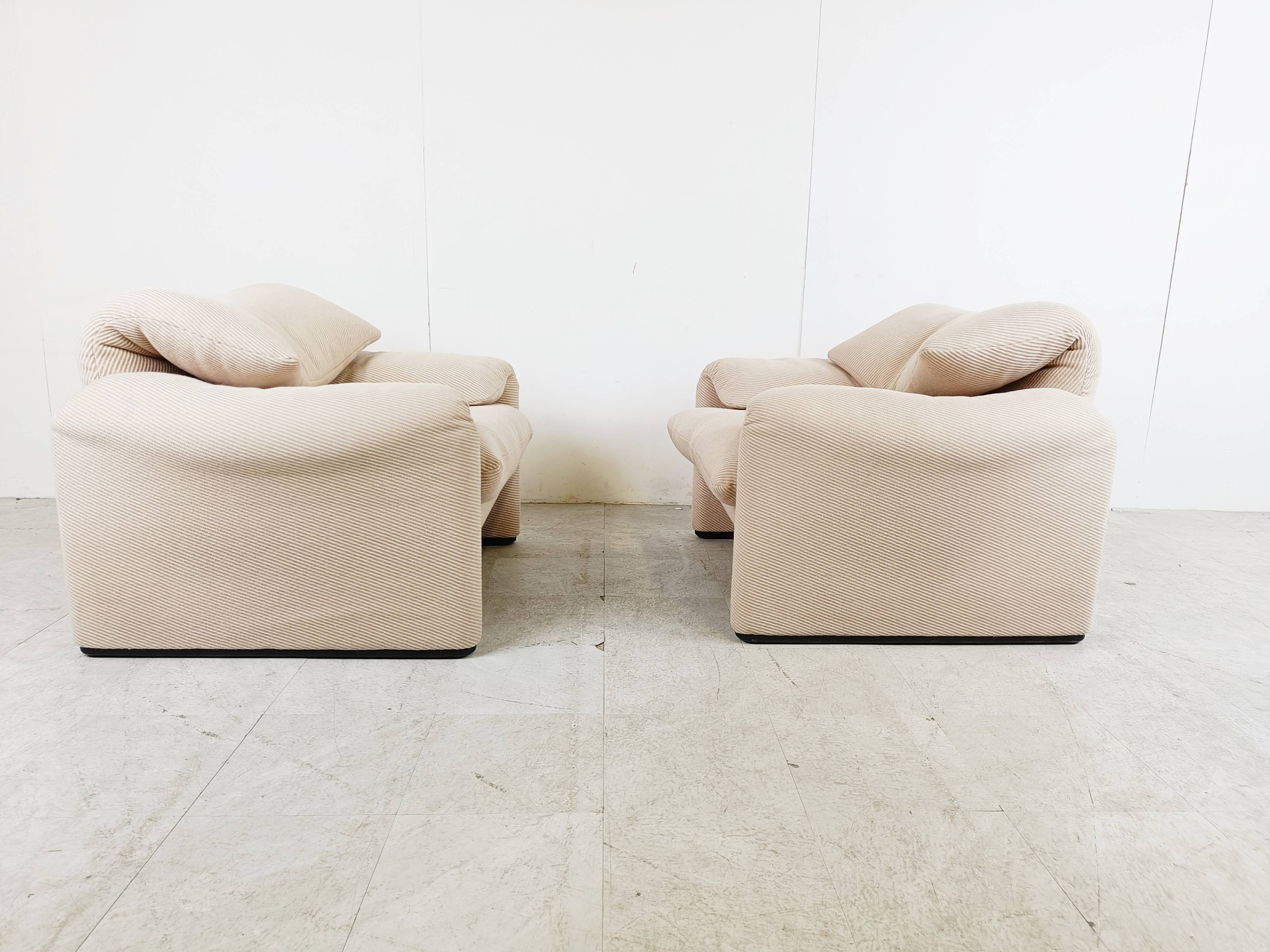 Paire de fauteuils Maralunga par Vico Magistretti pour Cassina, 1973