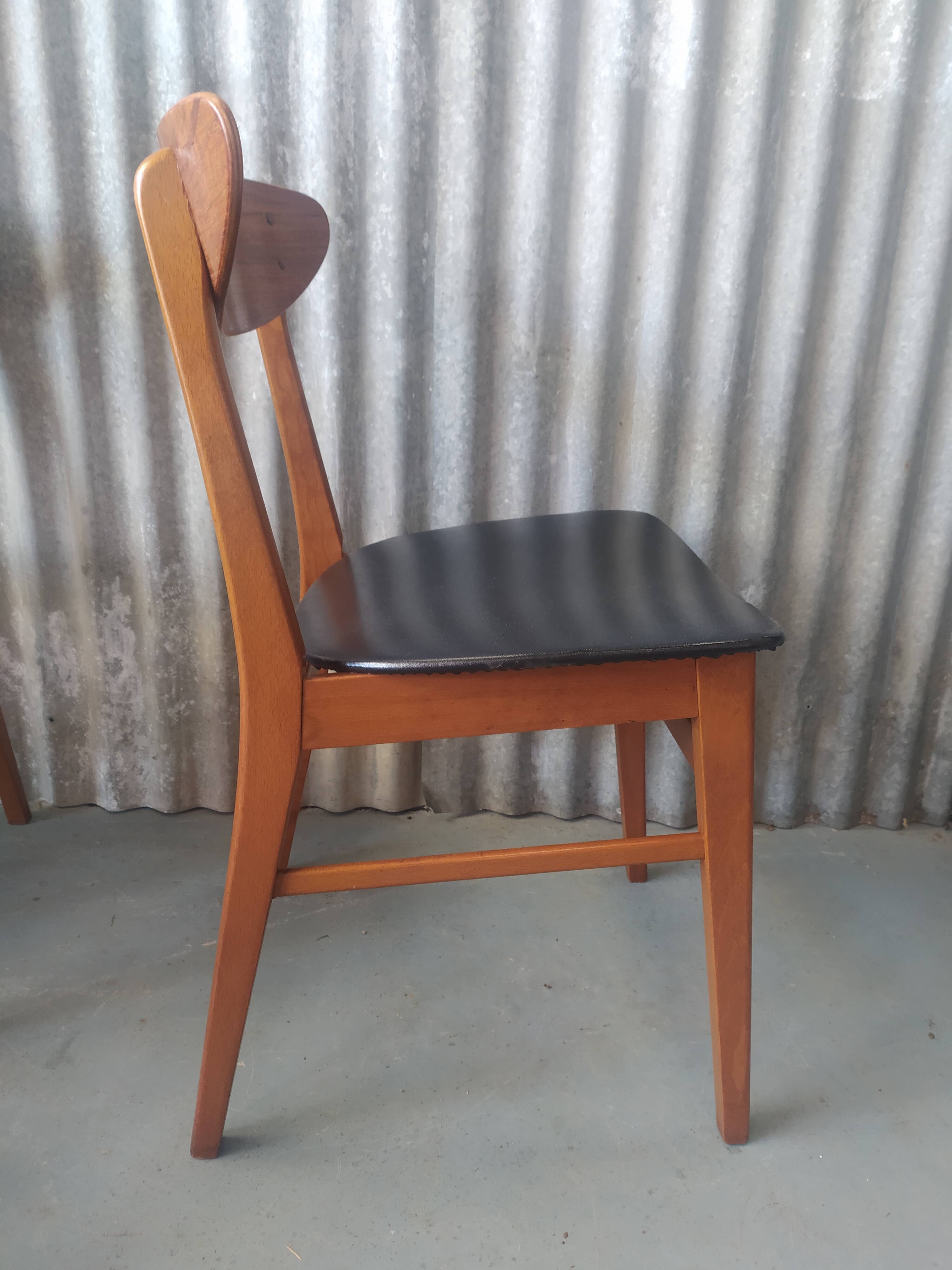 Suite de 6 chaises n°210 en teck Farstrup Mobel