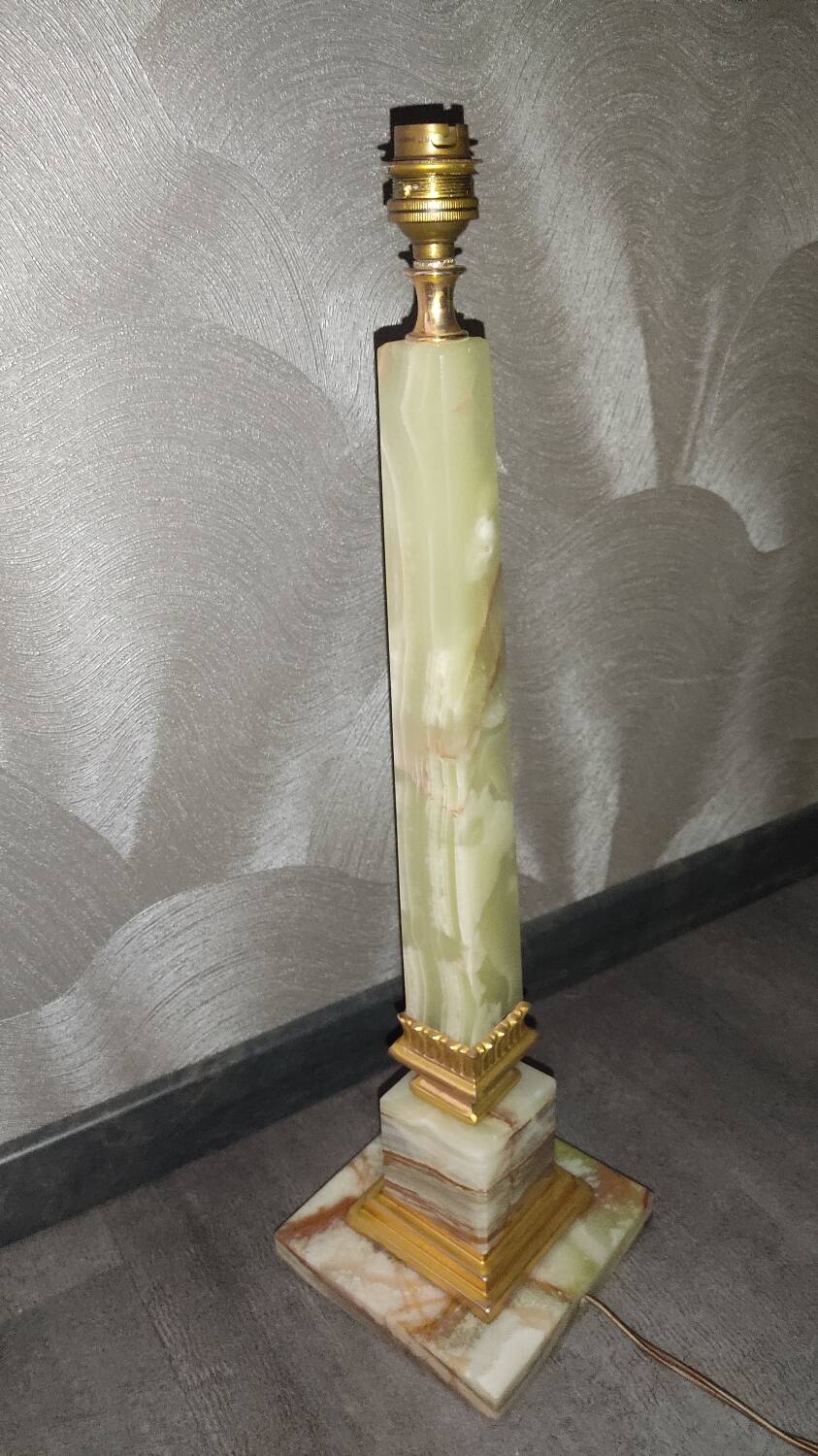 Neo-classical lamp base
