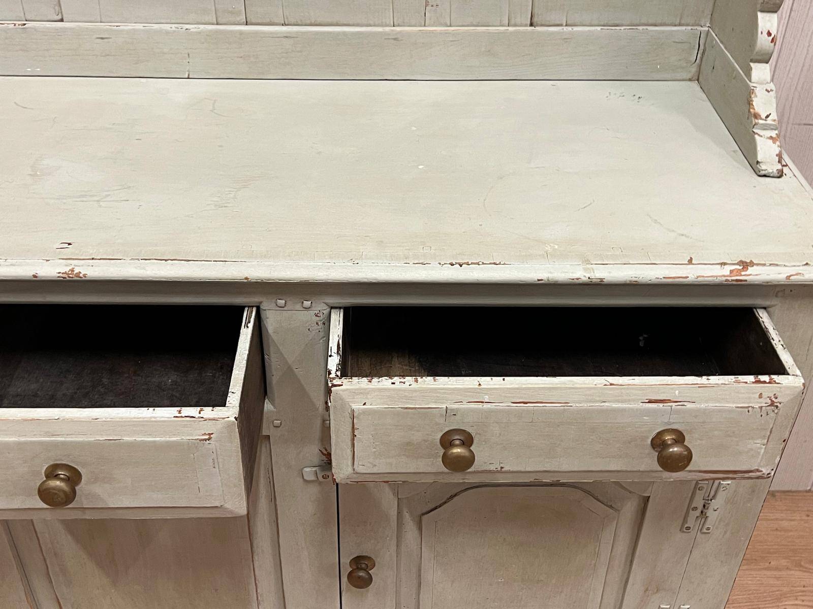 Sideboard / cupboard