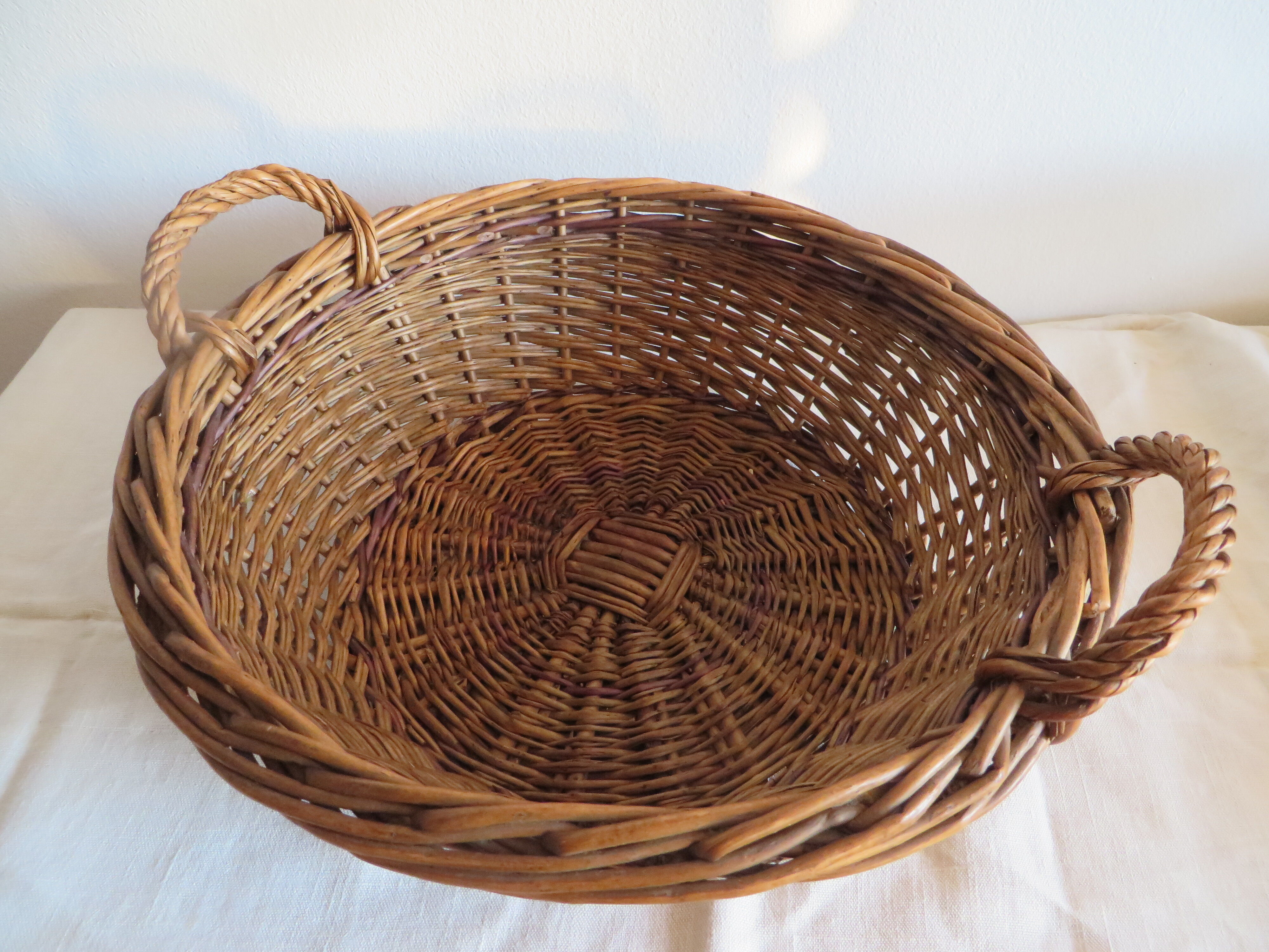 Round wicker basket