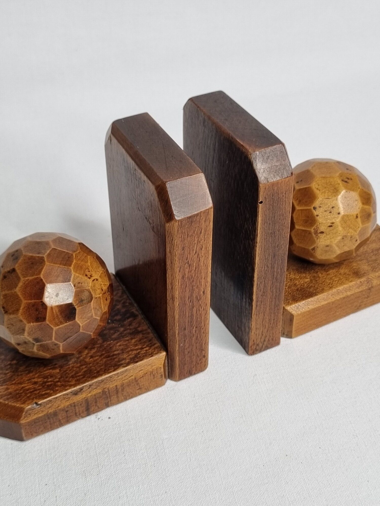 Pair of wooden bookends in art deco style, 10 cm