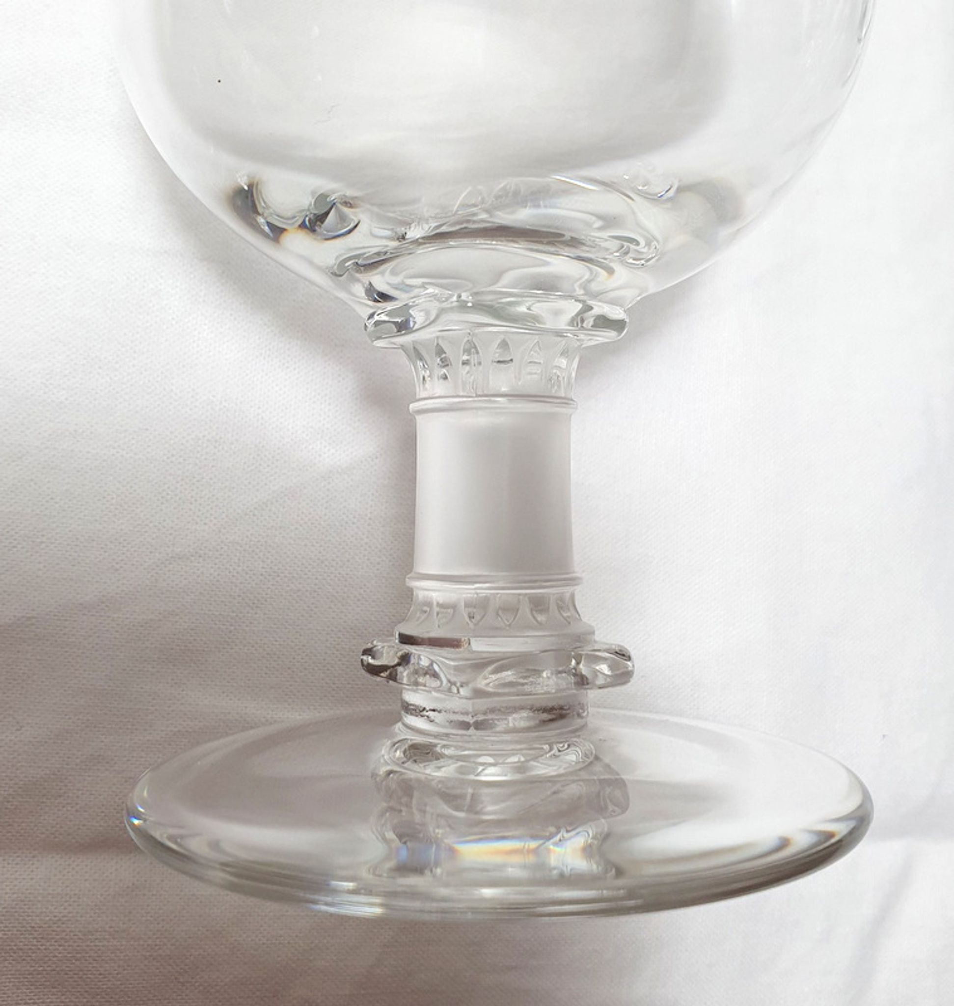 6 Lalique stamped glasses