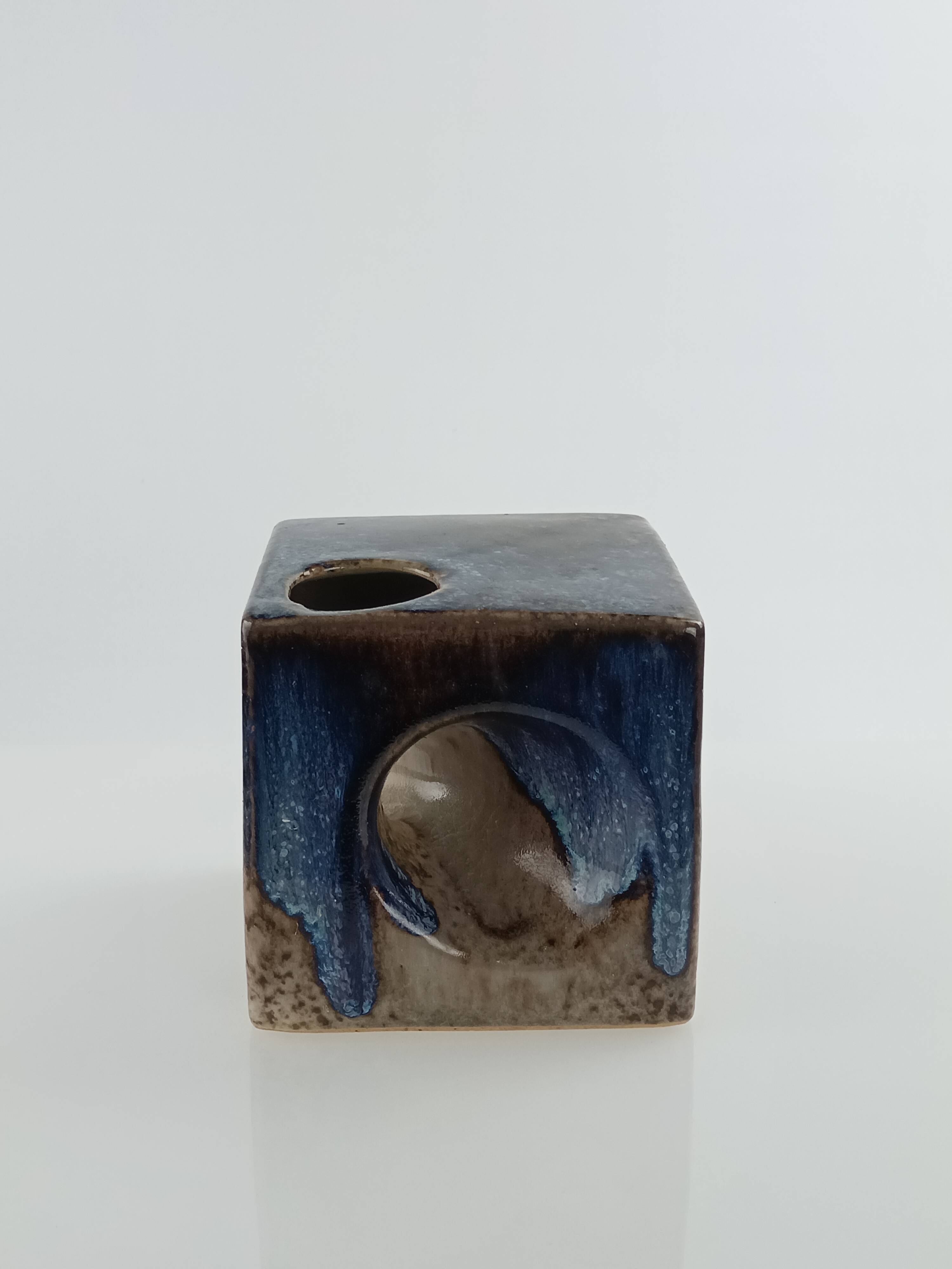 Vintage 1979 cubic ceramic