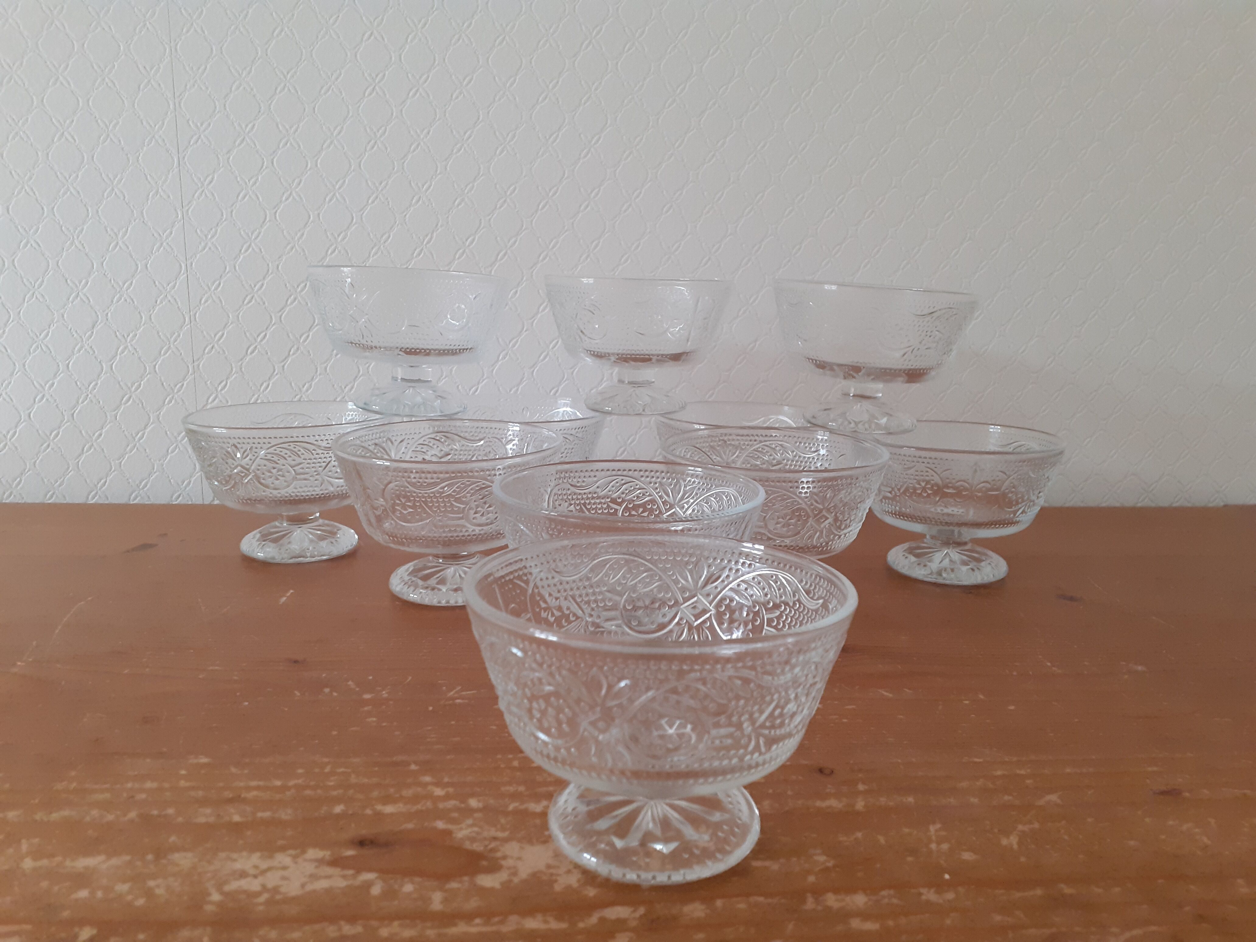 Set of 11 ice cream or fruit salad cups