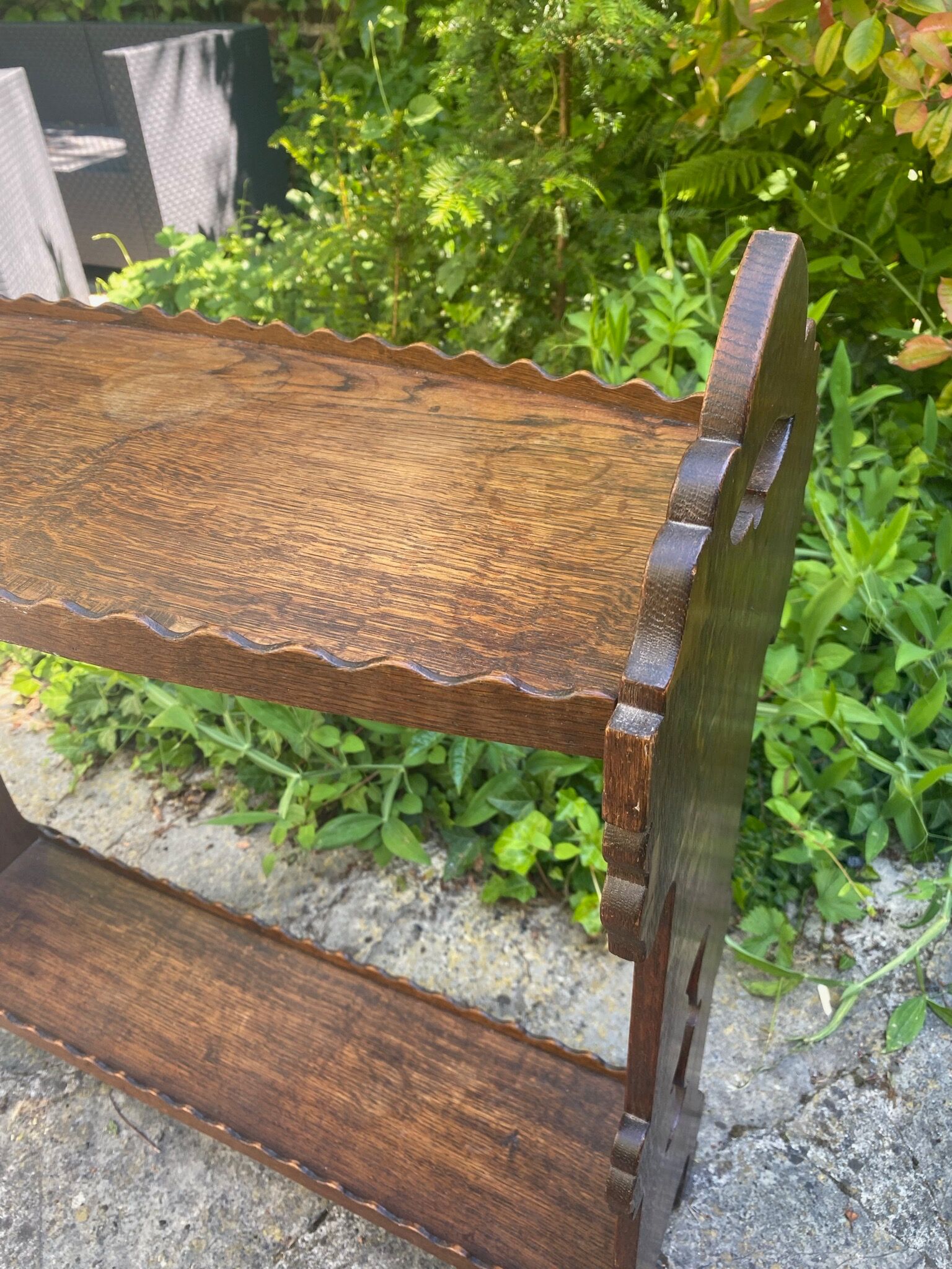 Etagère sur pied alsacienne