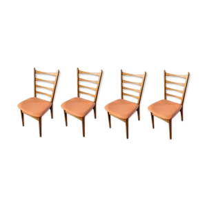 ensemble de quatre chaises,