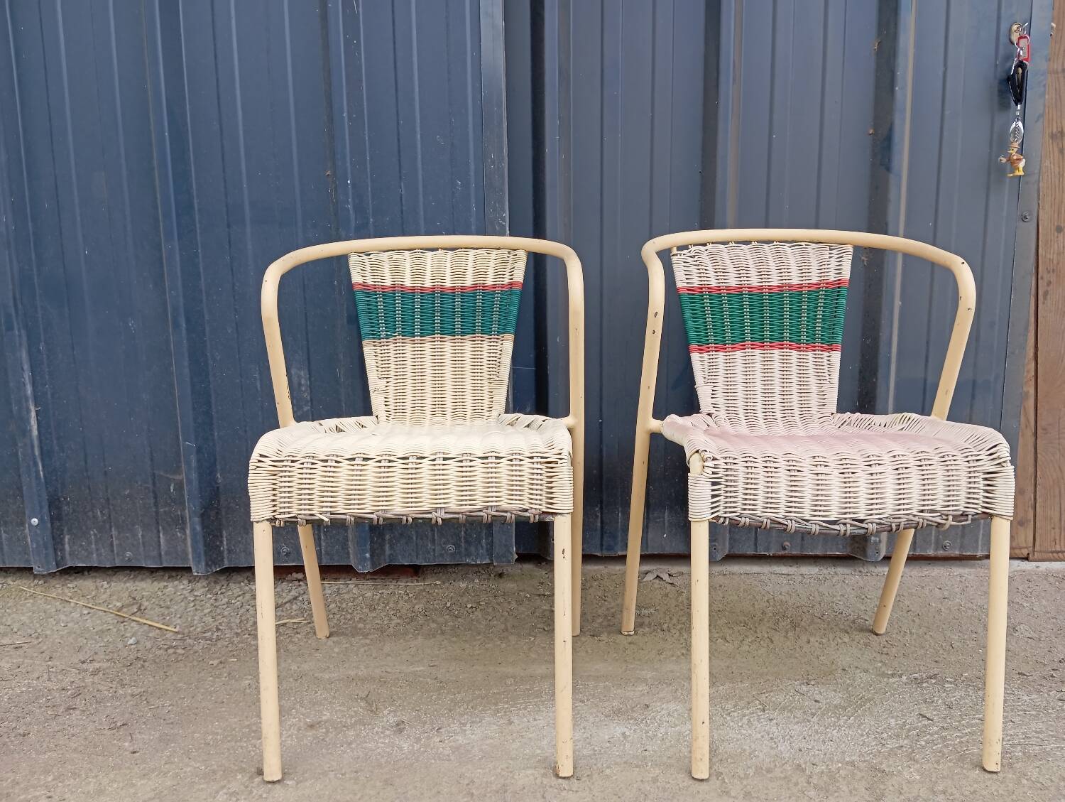 Scoubidou chairs x2