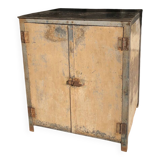 Metal workshop cabinet