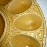 Presentation dish plate for eggs