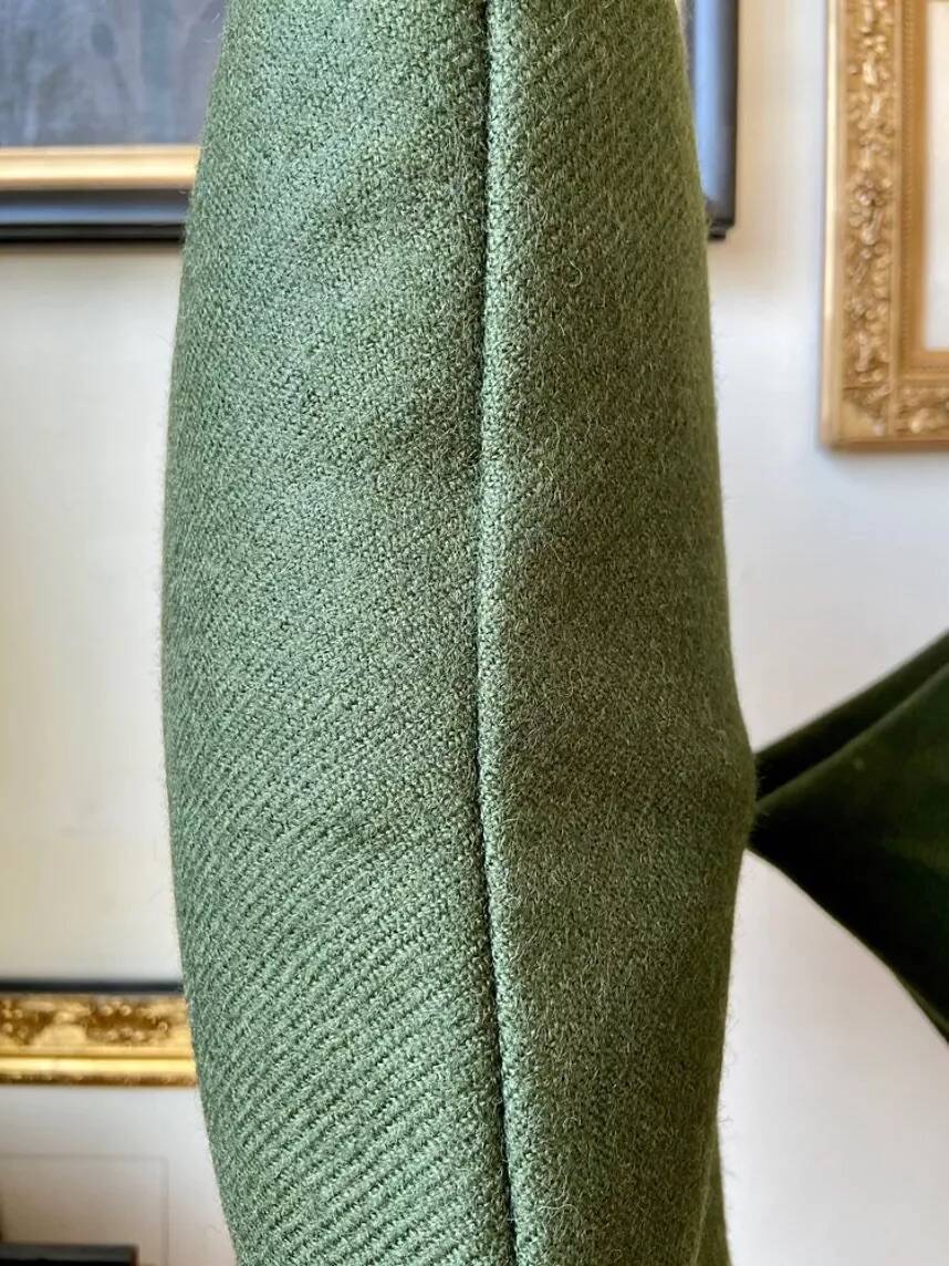 Coussin en laine vert sapin 40 cm