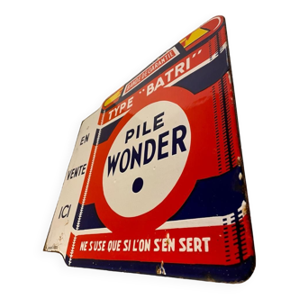 Enameled sign “WONDER”