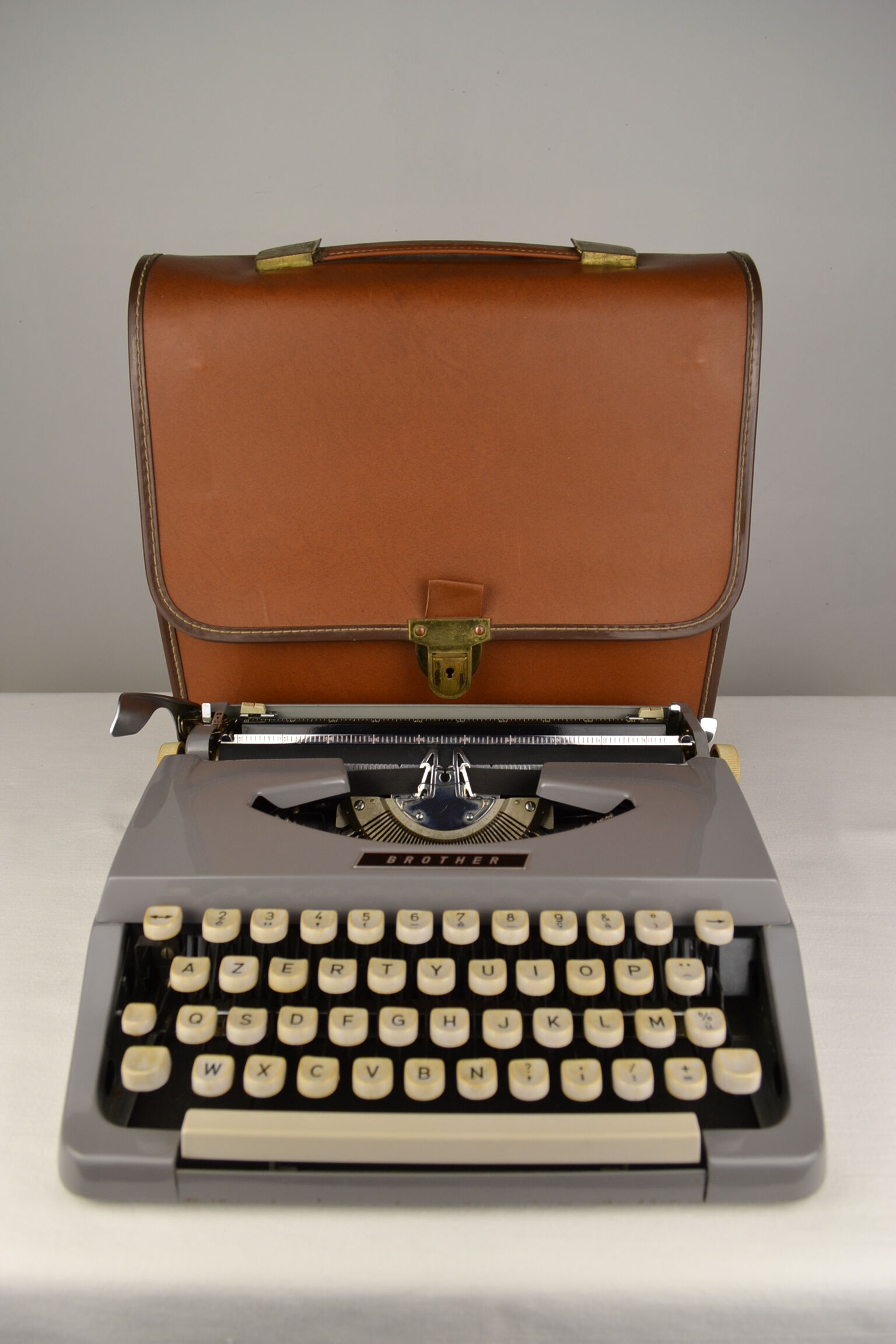 Brother typewriter with his binder - 1960s