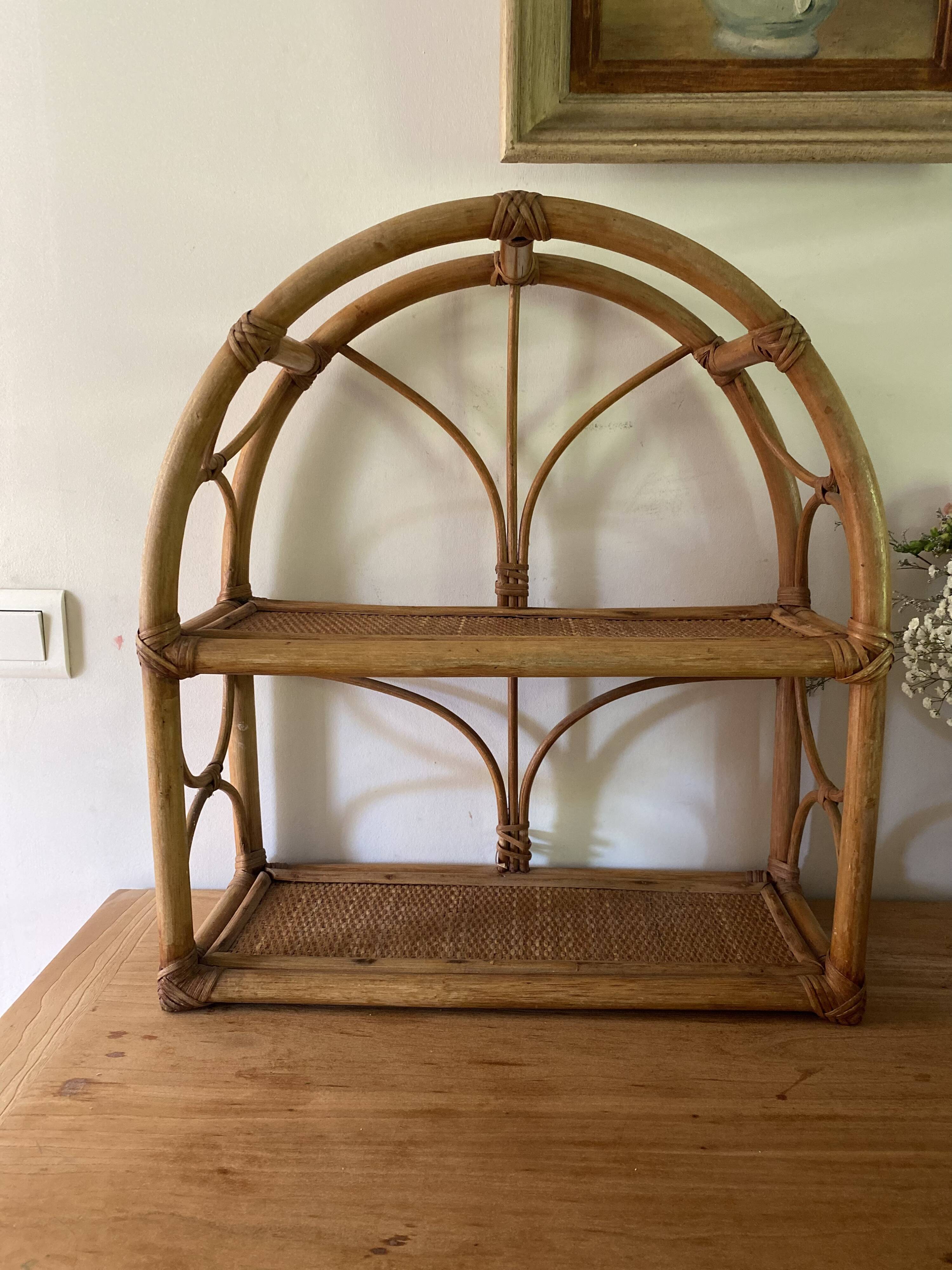 Étagère "Arche" en Rotin & Cannage – Vintage 1970