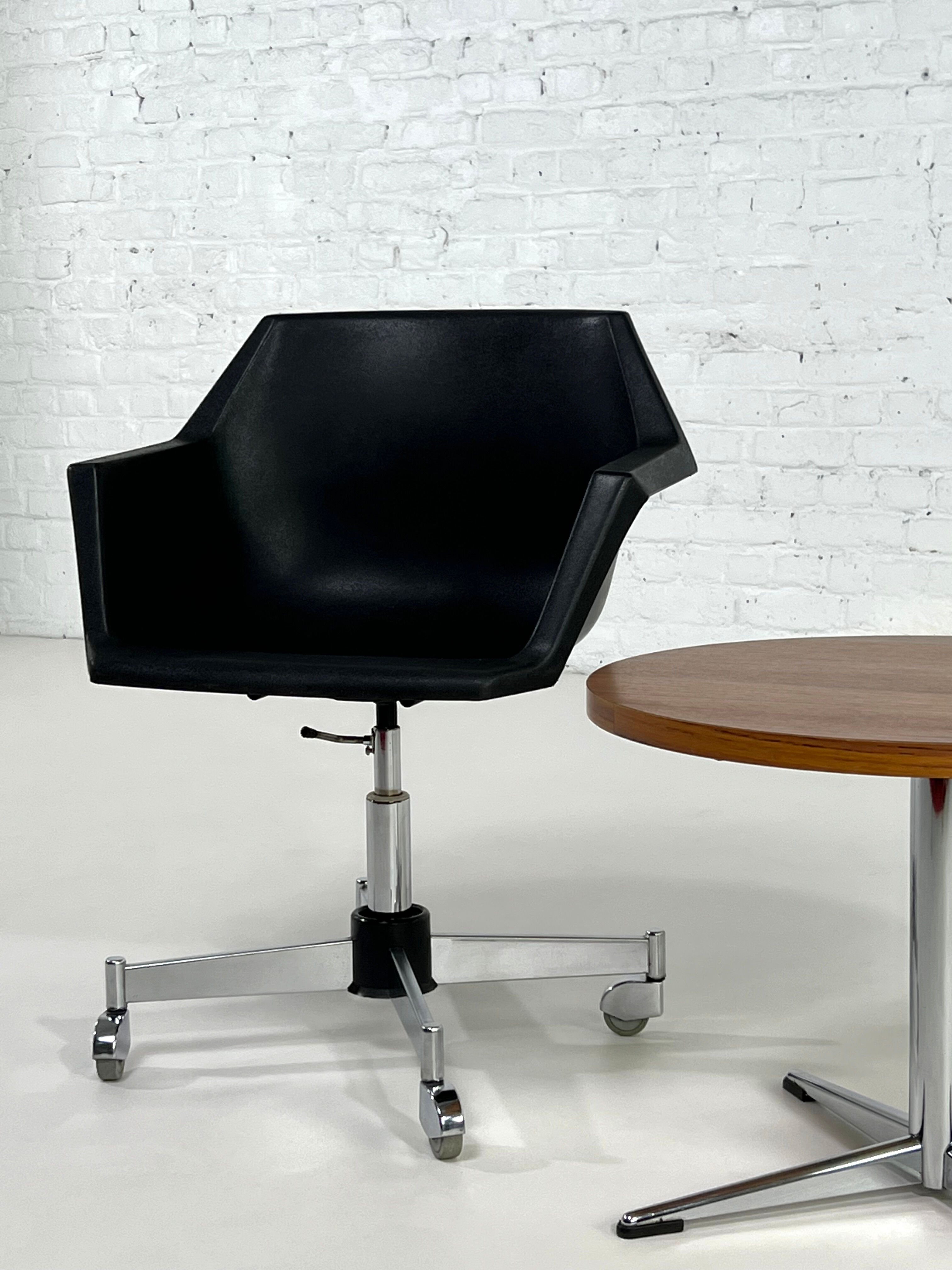 Office chair 70s Golf model by JP Emonds Alt for Meurop