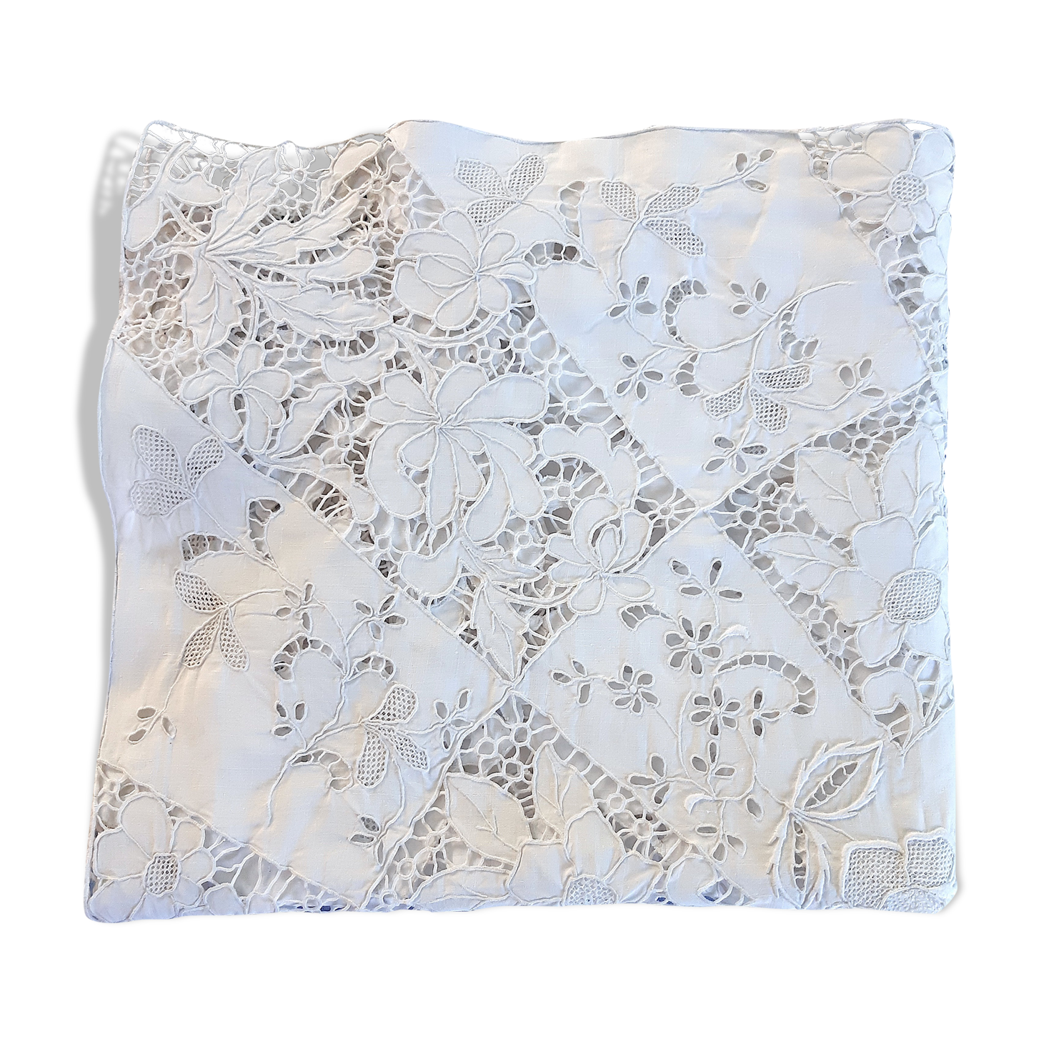 Square tablecloth 1900 very embroidered for round table
