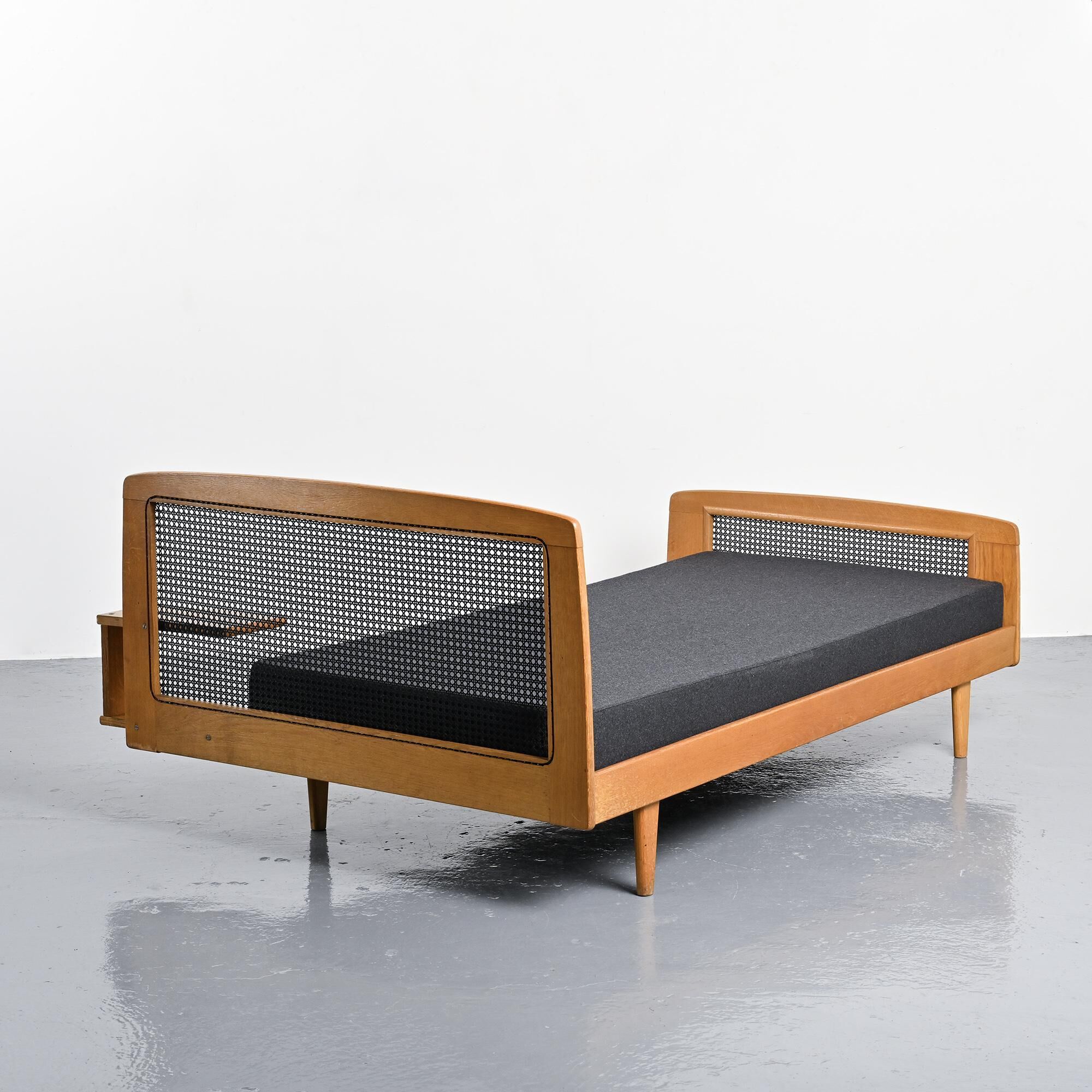 Lit par Roger Landault pour Ligne Roset, France, circa 1965