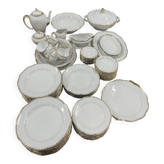 Large porcelain table service of 76 pieces in Limoge