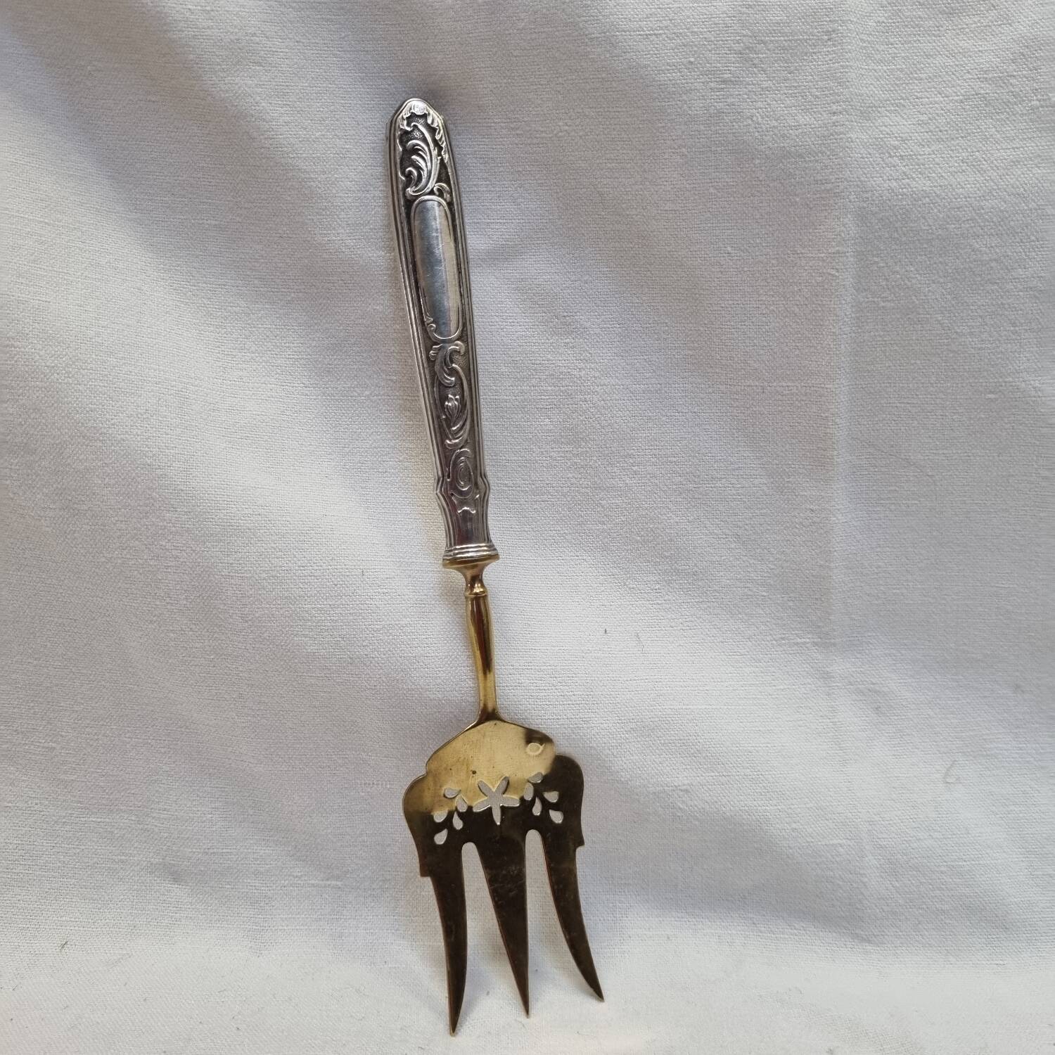 Silver serving cutlery for petits fours