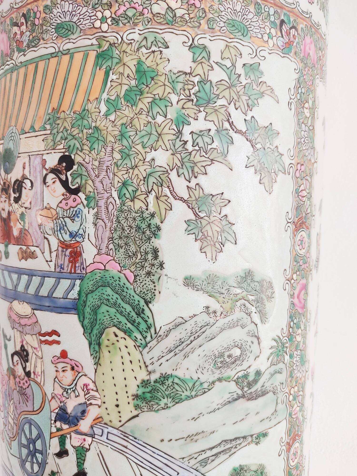 Vase rouleau de 47 cm en porcelaine de Canton Chine
