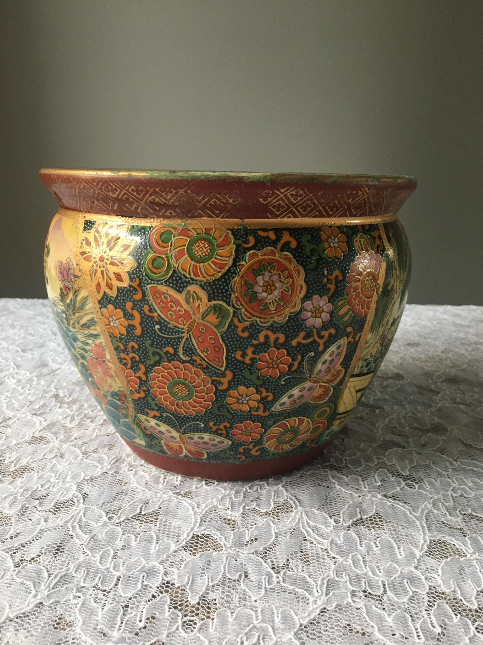 Antique Satsuma porcelain vase, Japan, late 19th-early 20th century
