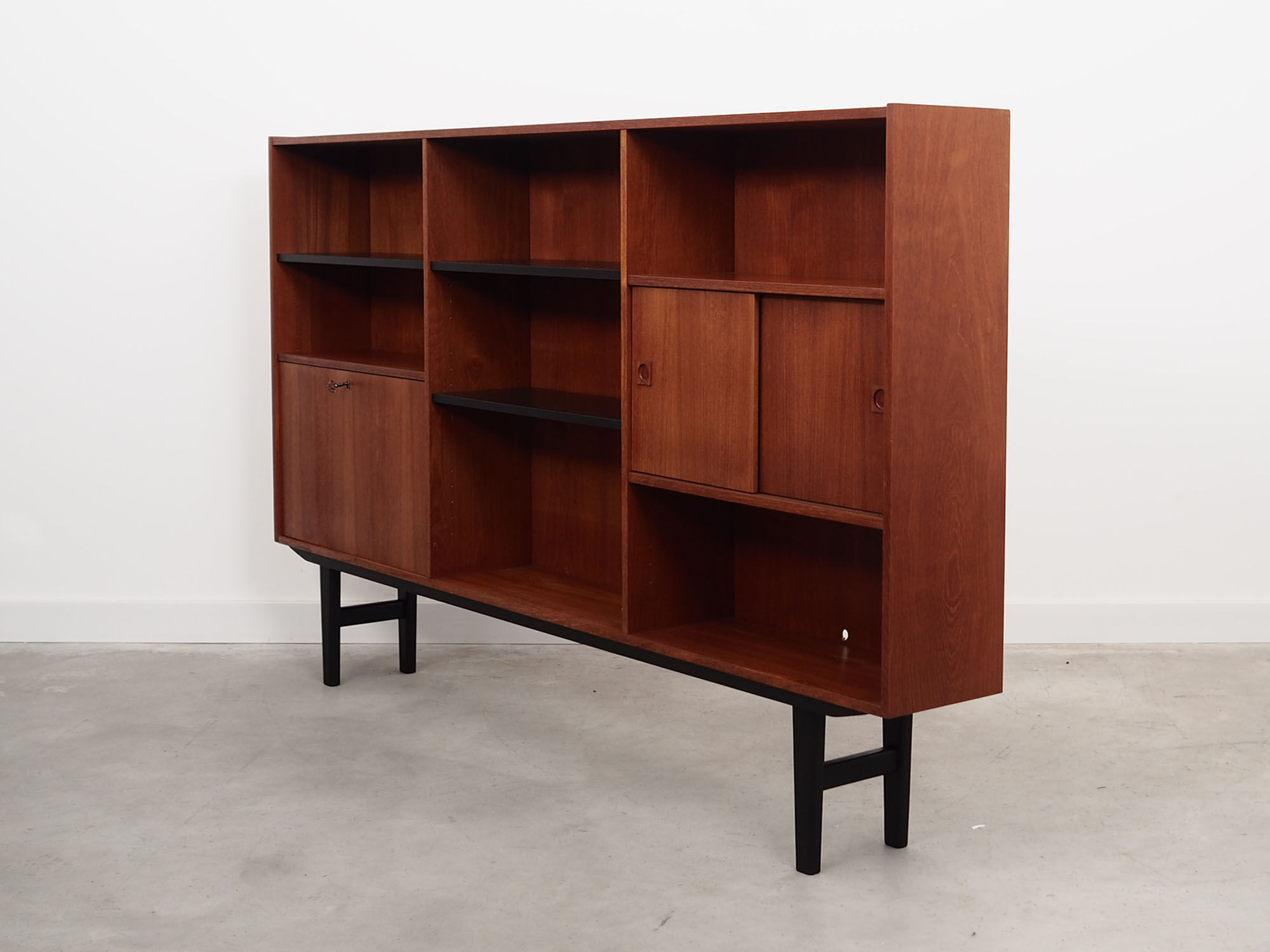 Teak bookcase, 70s, Danish design, production: Farsø Møbelfabrik