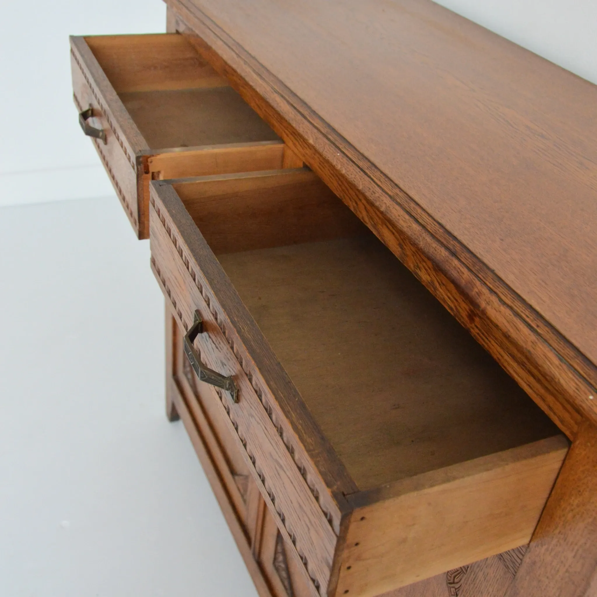 Parisian Buffet / Art Deco Storage Furniture 1930 Vintage