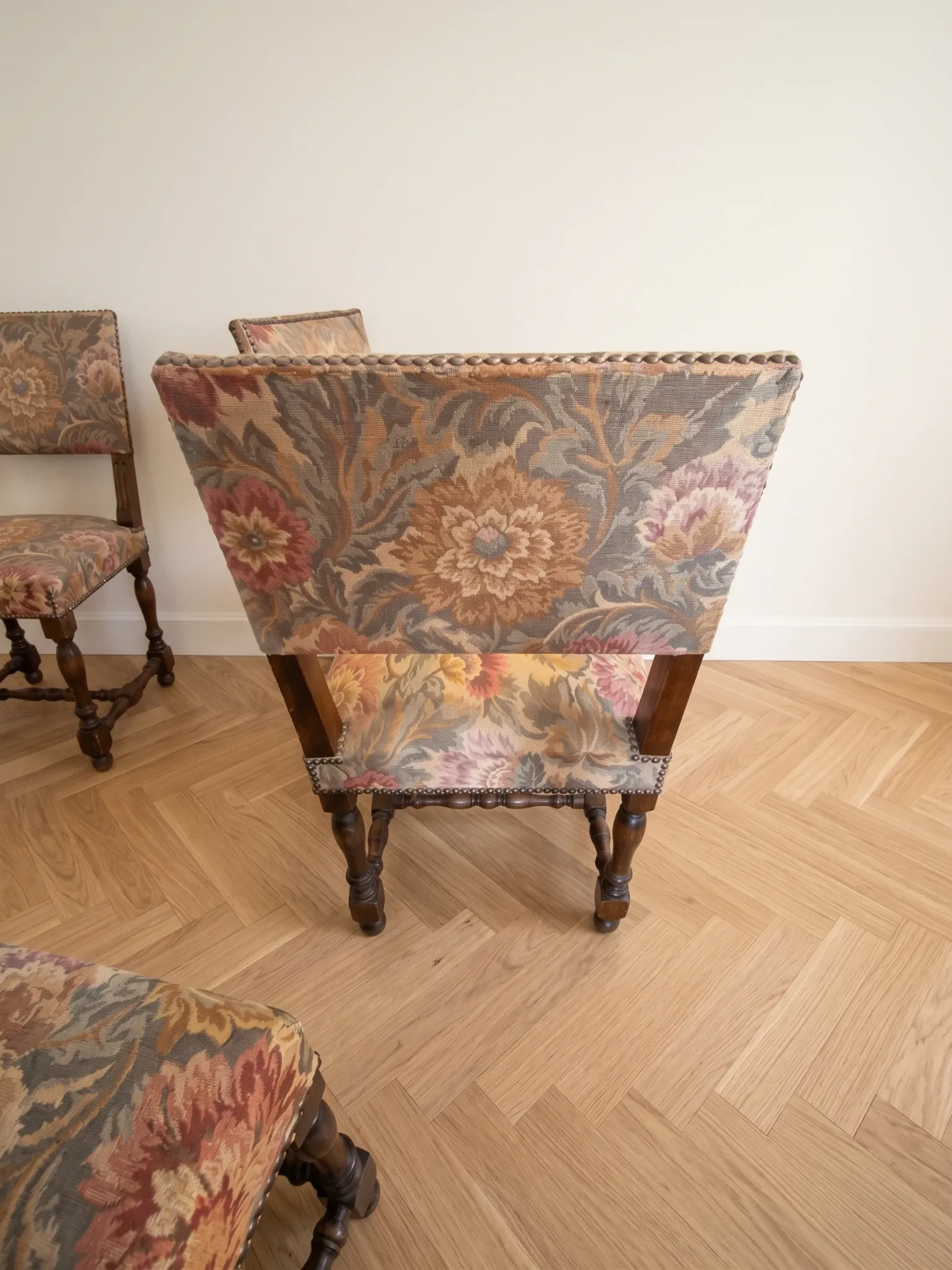 Lot de 8 chaises vintage tapissées de style traditionnel