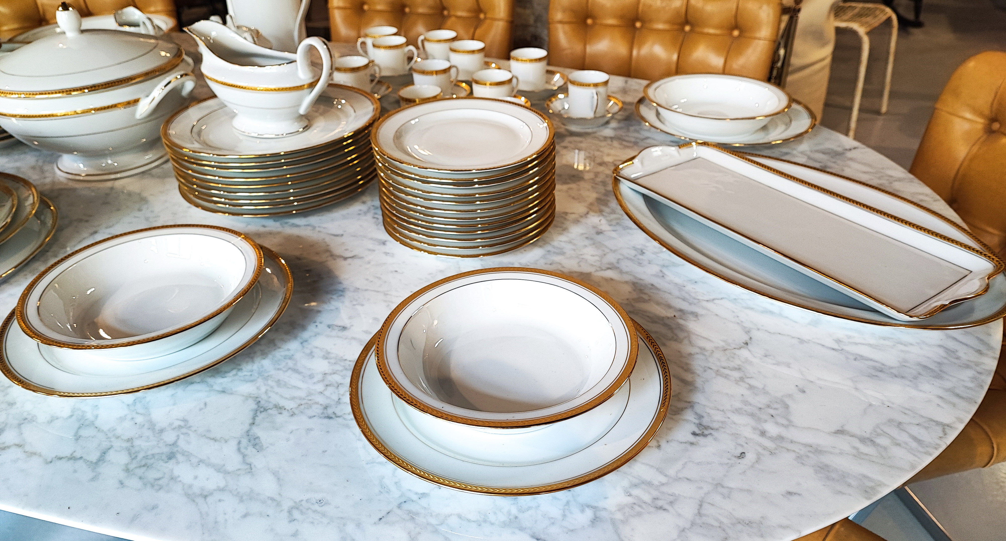 Limoges porcelain service 86 pieces gold 24K