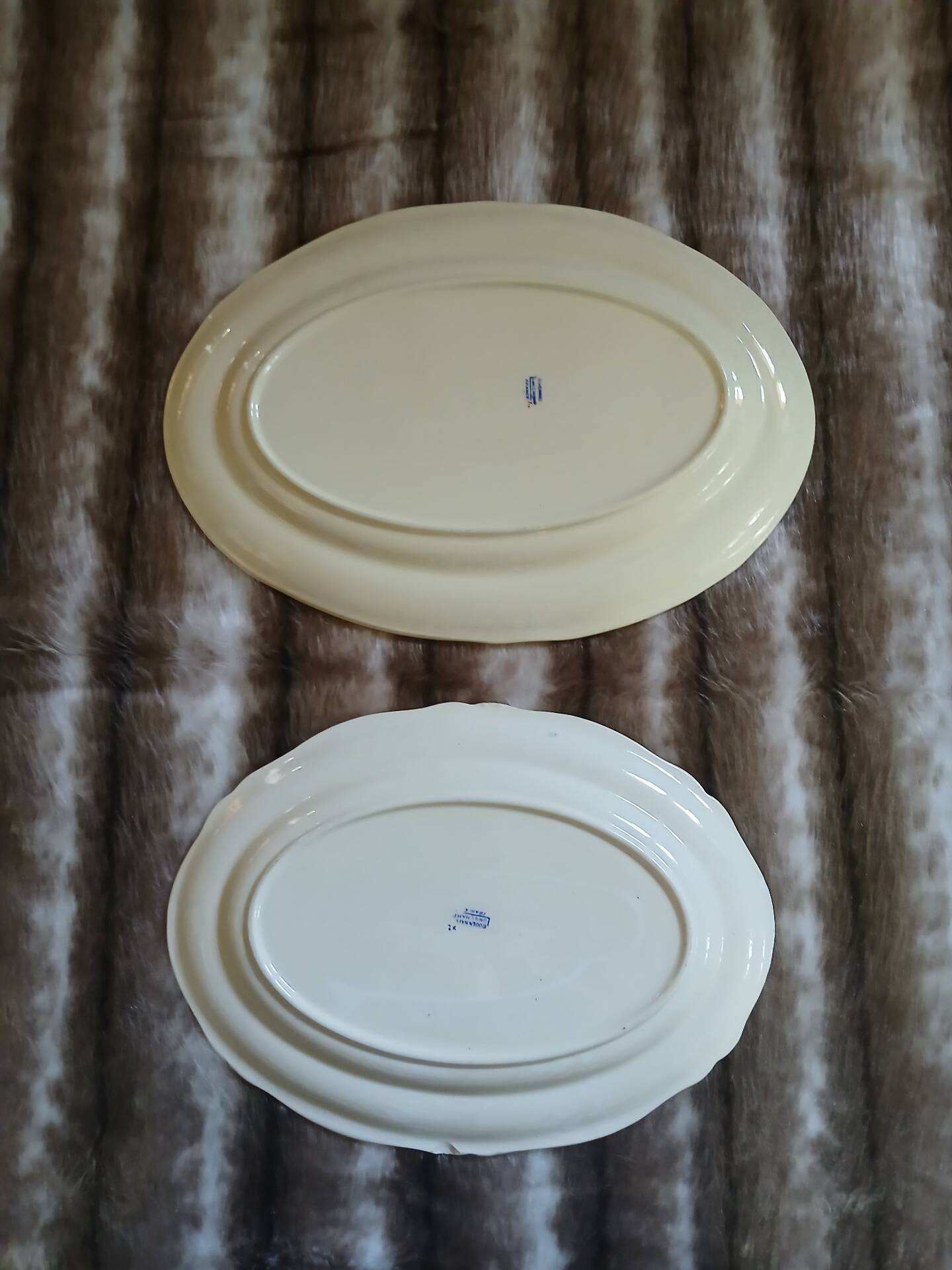 2 oval dishes in ironstone from Longchamp
