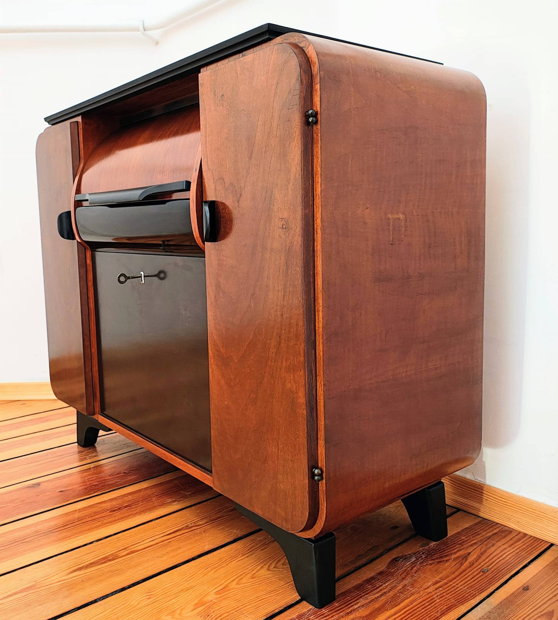 Meuble par J. Halabala pour Up Závody, 1930