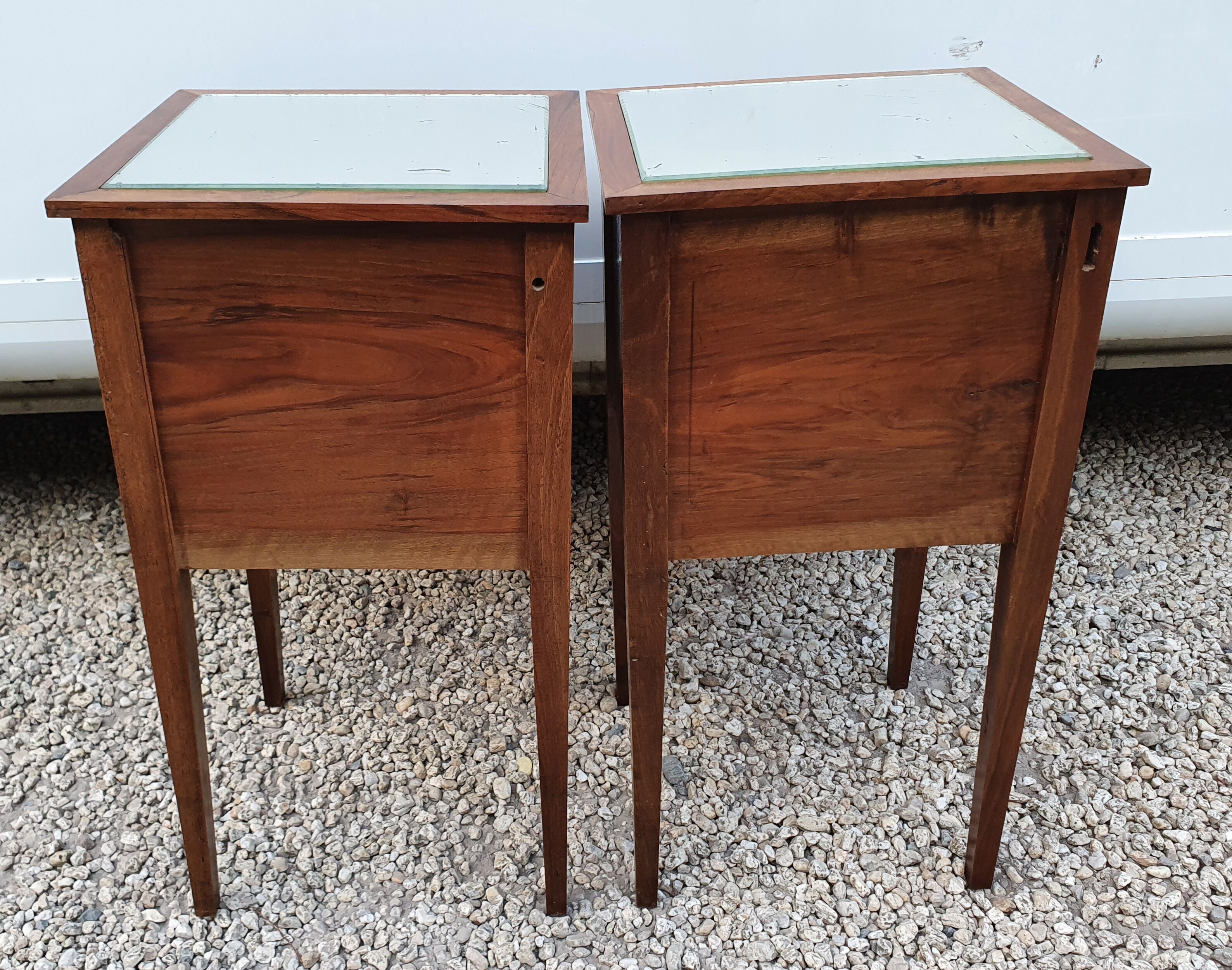 2 bedside tables mirror tray