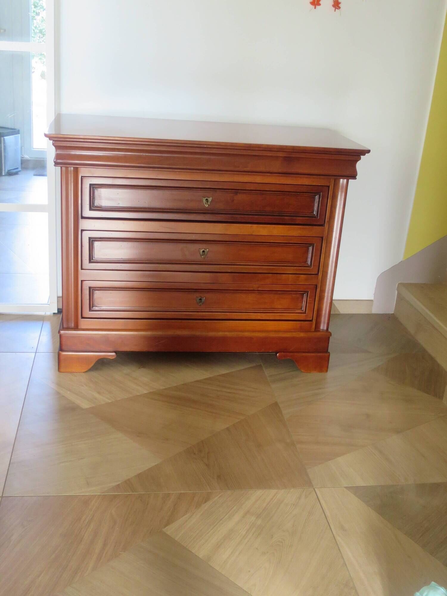 large curved chest of drawers - solid wood - cherry - 4 drawers - Louis Philippe